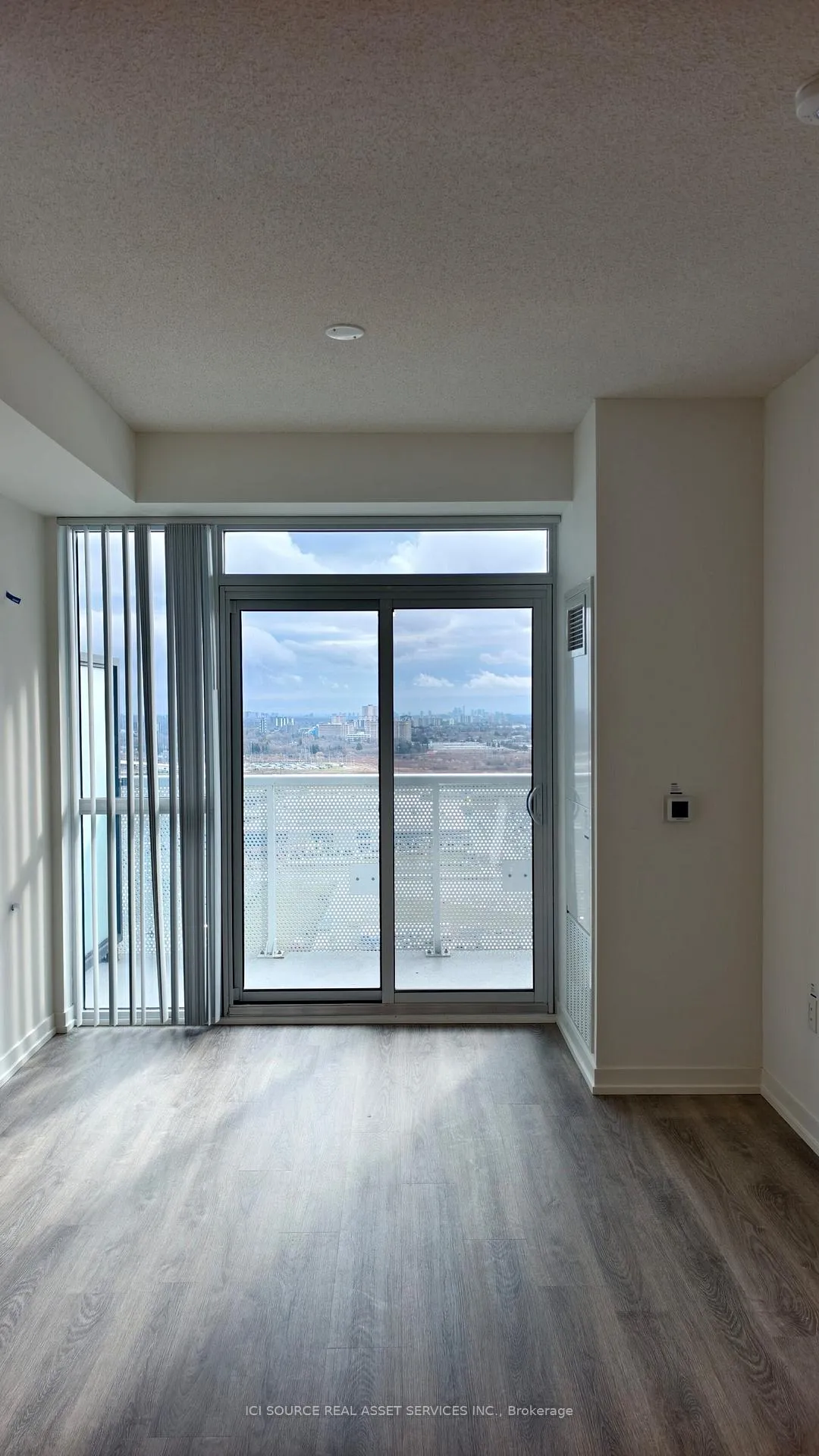 Photo 3 of Unit 2311, 8 Interchange Way, Vaughan, Vaughan Corporate Centre — HOMEH