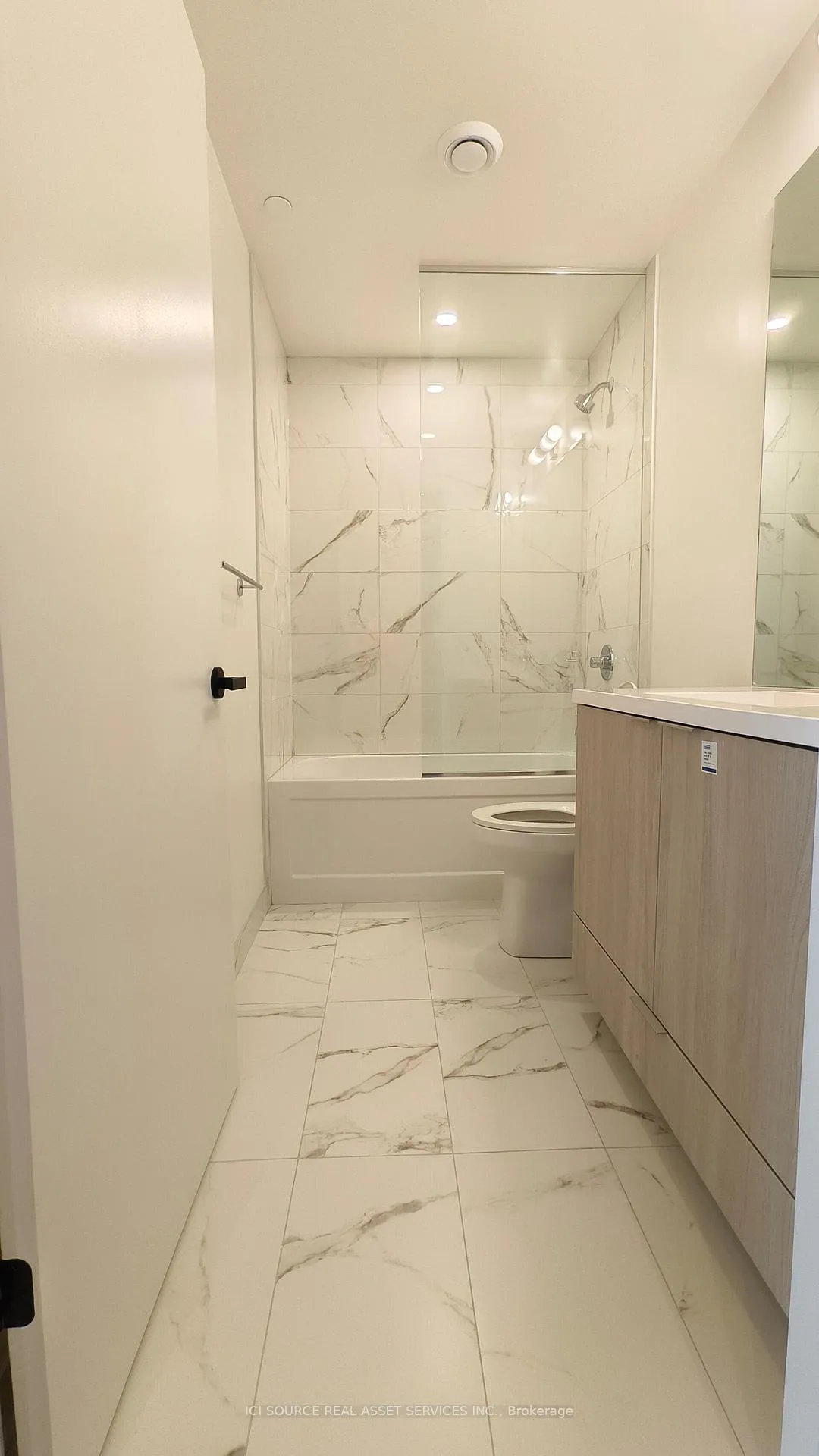 Photo 8 of Unit 2311, 8 Interchange Way, Vaughan, Vaughan Corporate Centre — HOMEH
