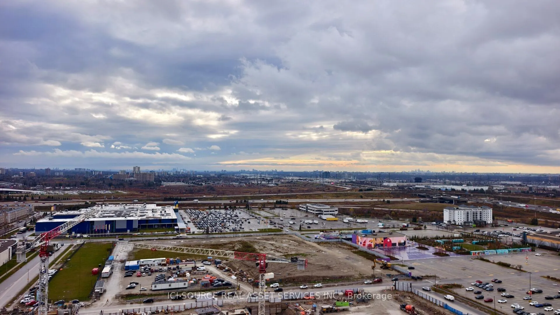 Photo 11 of Unit 2311, 8 Interchange Way, Vaughan, Vaughan Corporate Centre — HOMEH