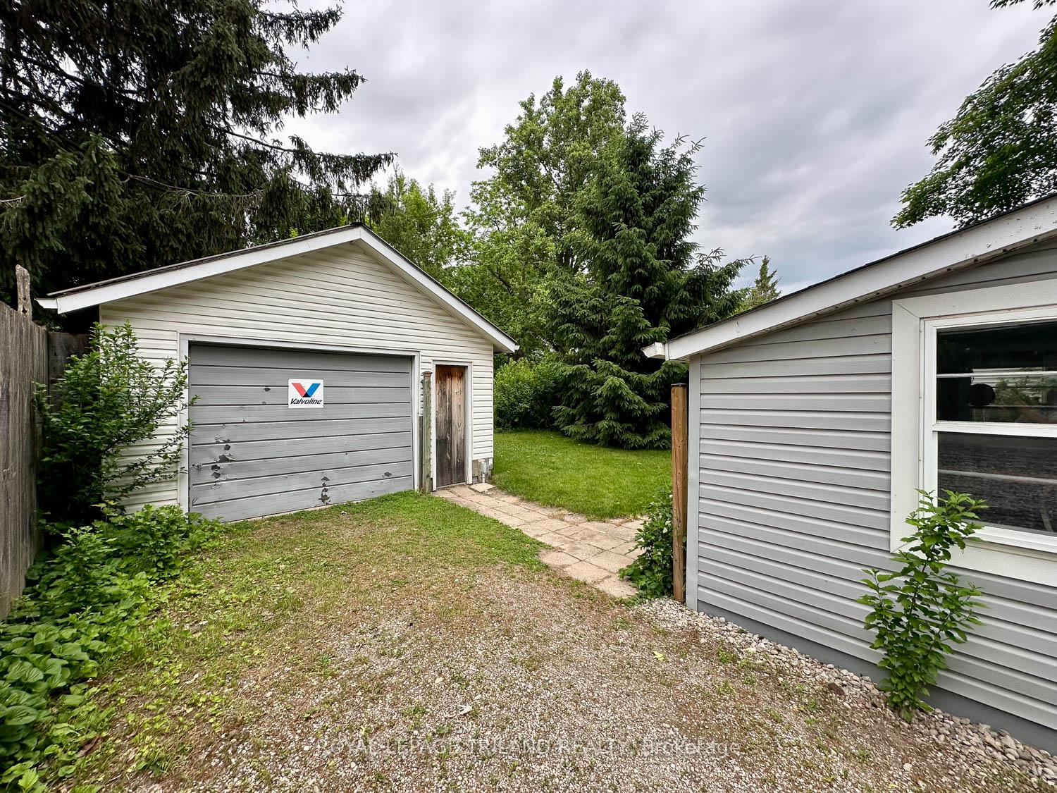 Photo 3 of 173 Centre Street E, Strathroy-Caradoc, NE — HOMEH