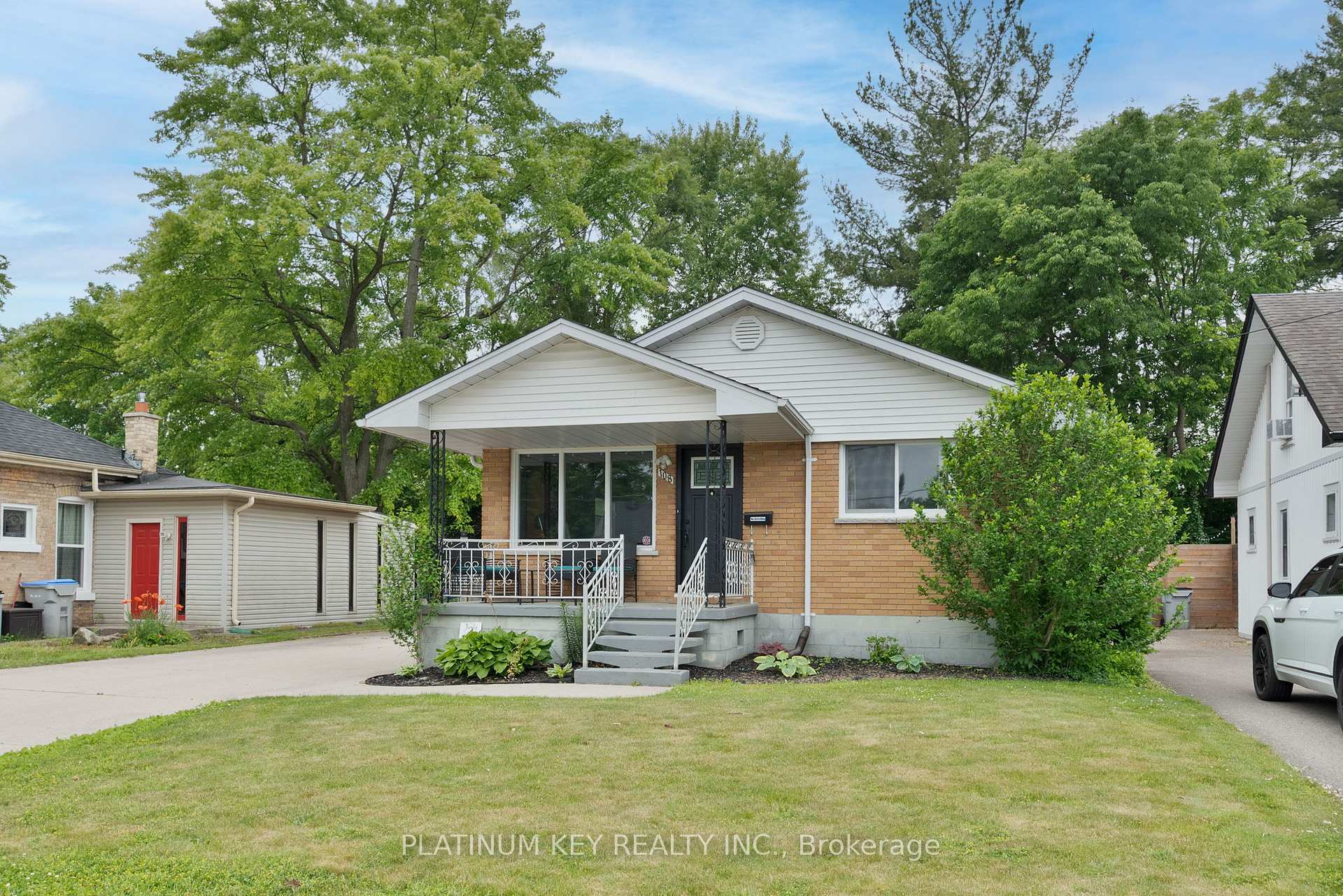 Photo 3 of 108 Mckellar Street, Strathroy-Caradoc, SW — HOMEH