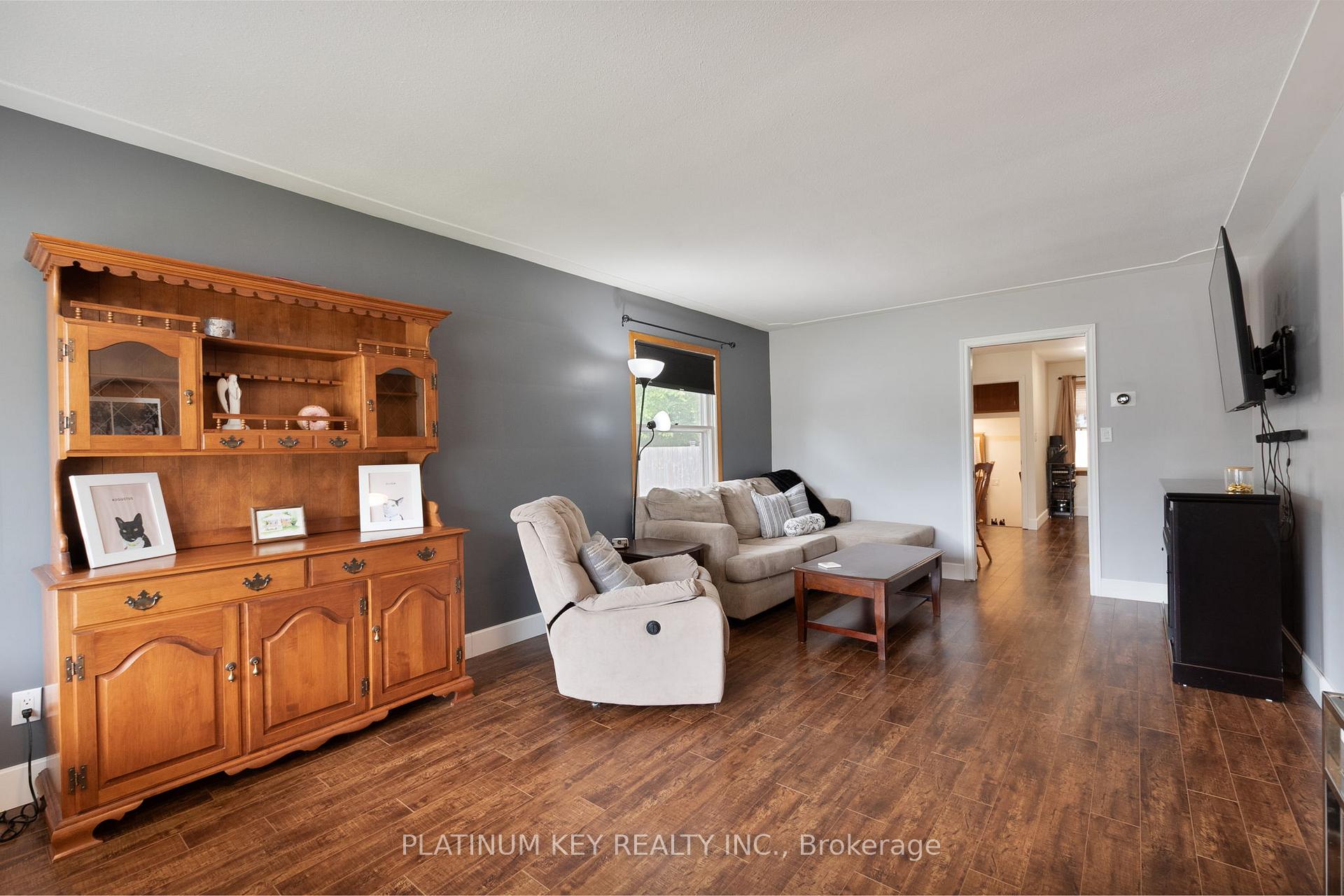 Photo 5 of 108 Mckellar Street, Strathroy-Caradoc, SW — HOMEH