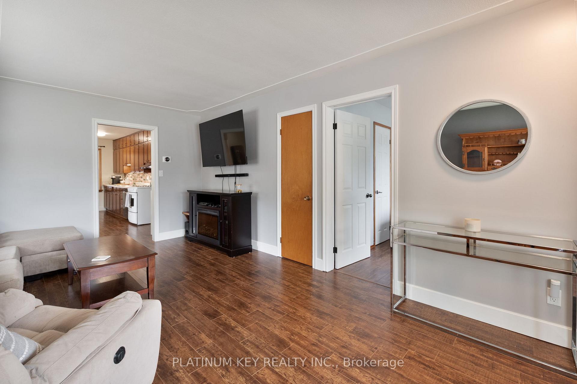 Photo 8 of 108 Mckellar Street, Strathroy-Caradoc, SW — HOMEH