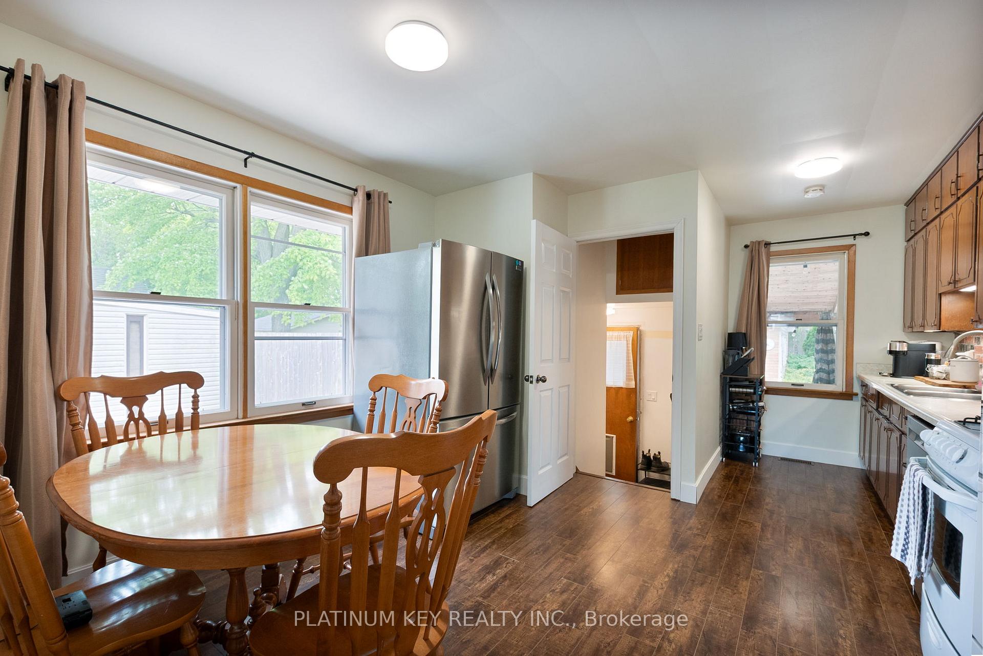 Photo 10 of 108 Mckellar Street, Strathroy-Caradoc, SW — HOMEH