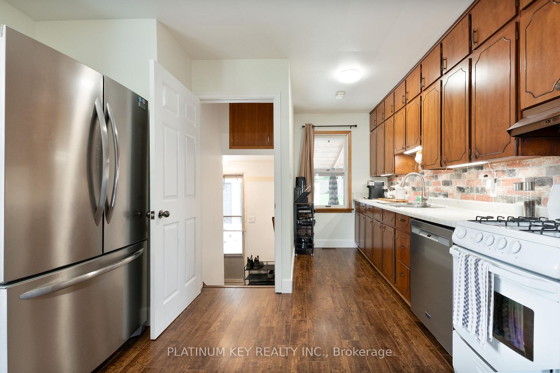 Photo 12 of 108 Mckellar Street, Strathroy-Caradoc, SW — HOMEH