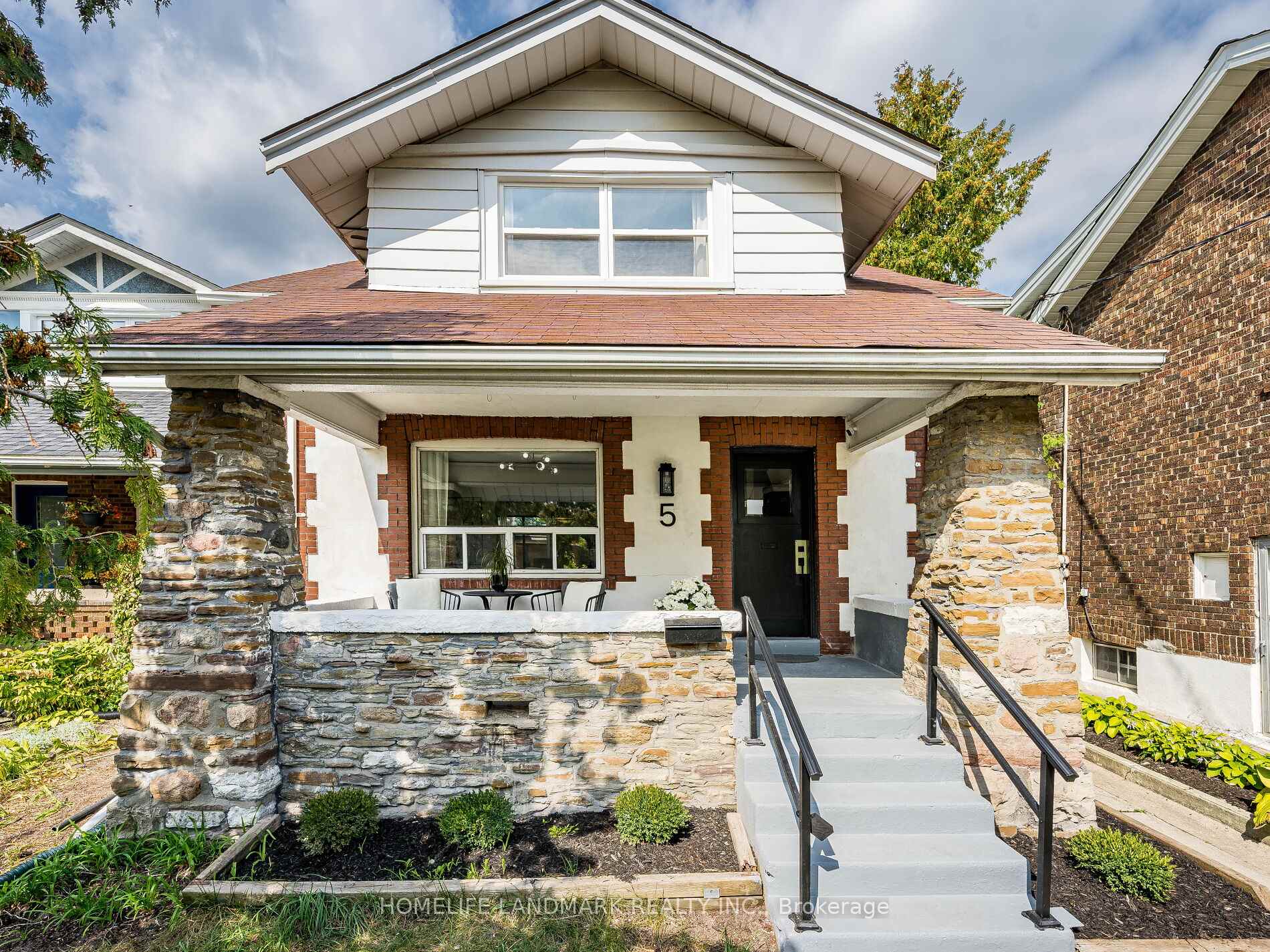 Photo 1 of 5 Beachview Crescent, Toronto, East End-Danforth — HOMEH