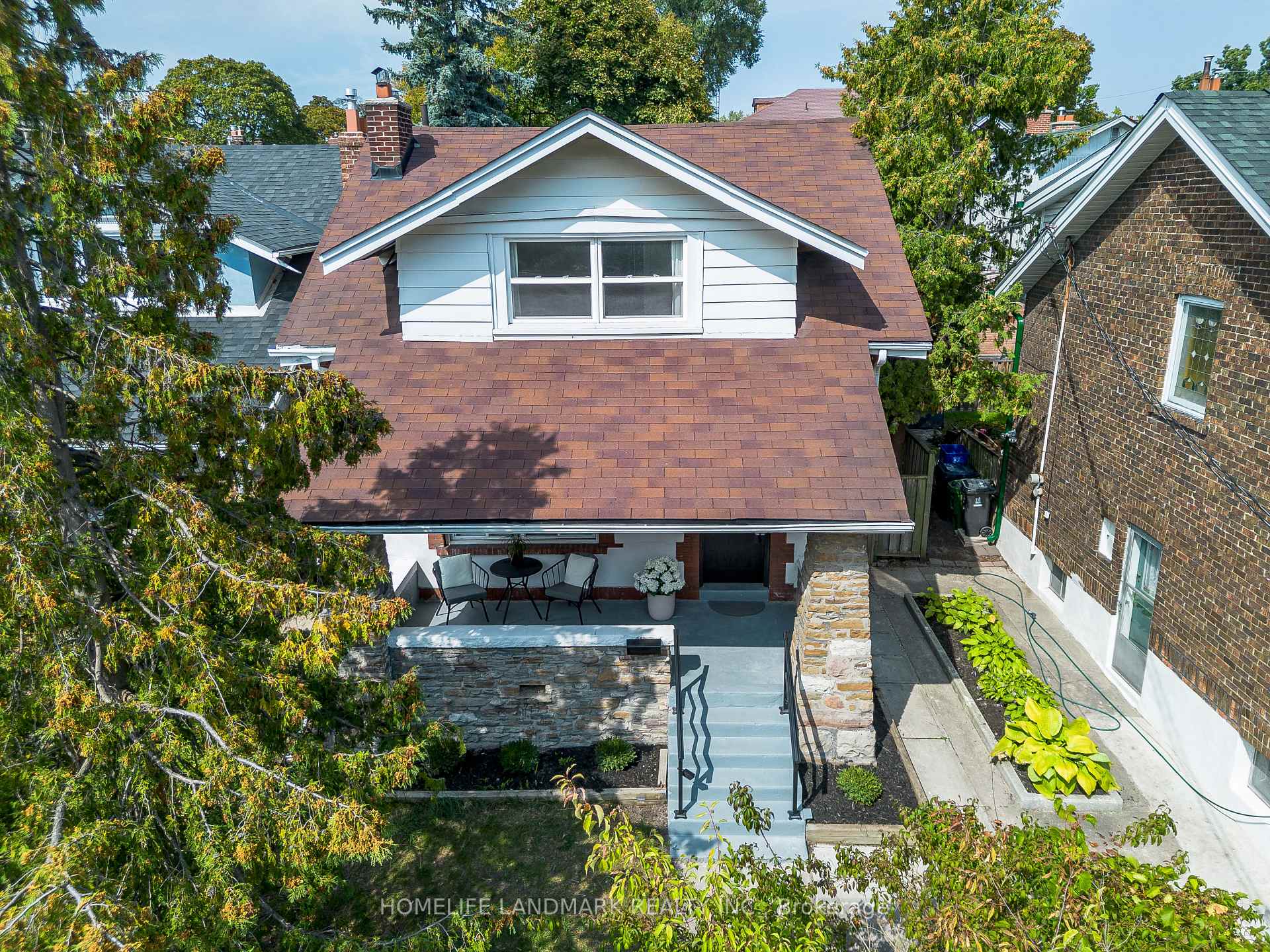 Photo 4 of 5 Beachview Crescent, Toronto, East End-Danforth — HOMEH
