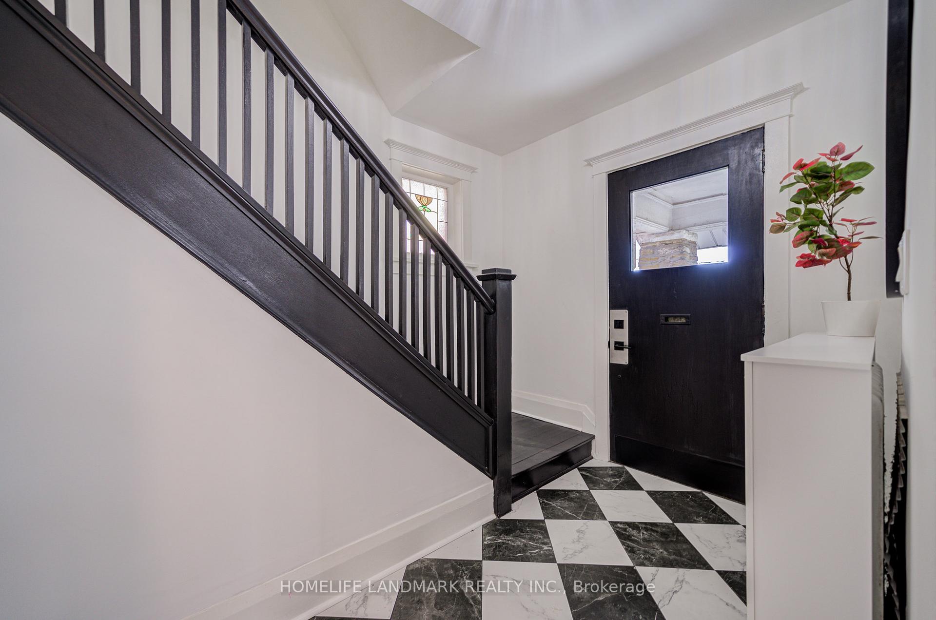 Photo 7 of 5 Beachview Crescent, Toronto, East End-Danforth — HOMEH