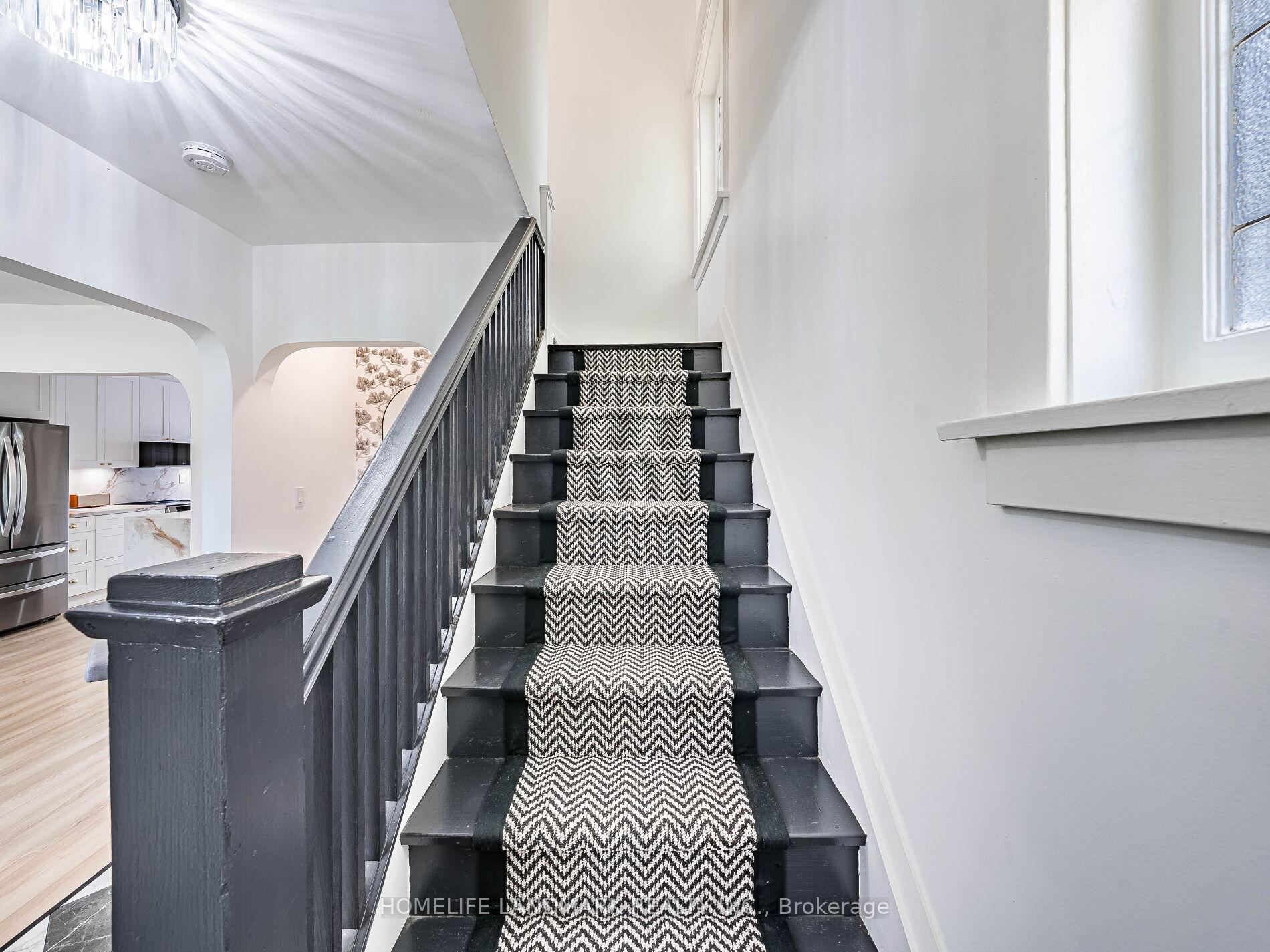 Photo 9 of 5 Beachview Crescent, Toronto, East End-Danforth — HOMEH