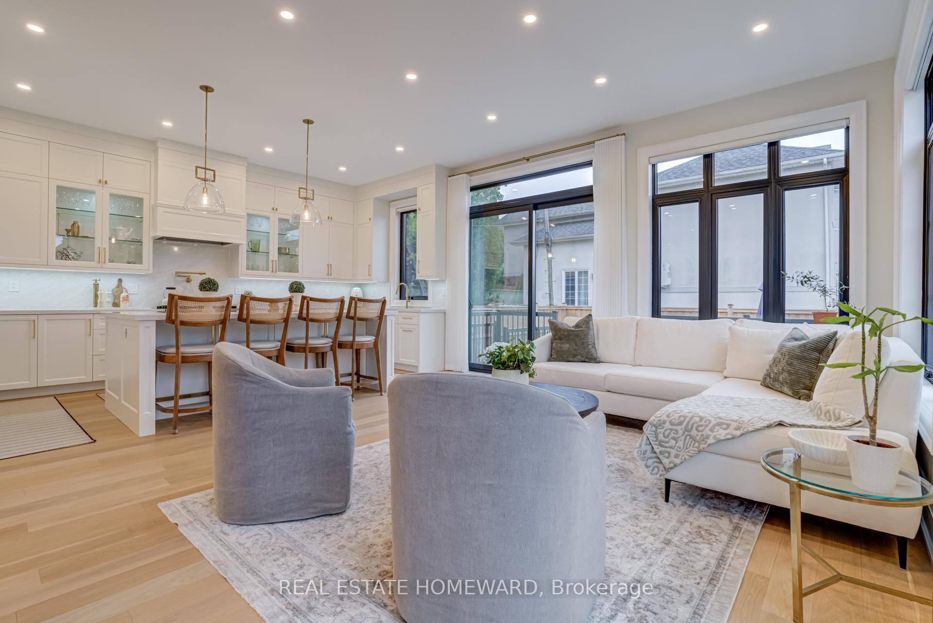 Photo 10 of 5 Taylor Drive, Toronto, East York — HOMEH