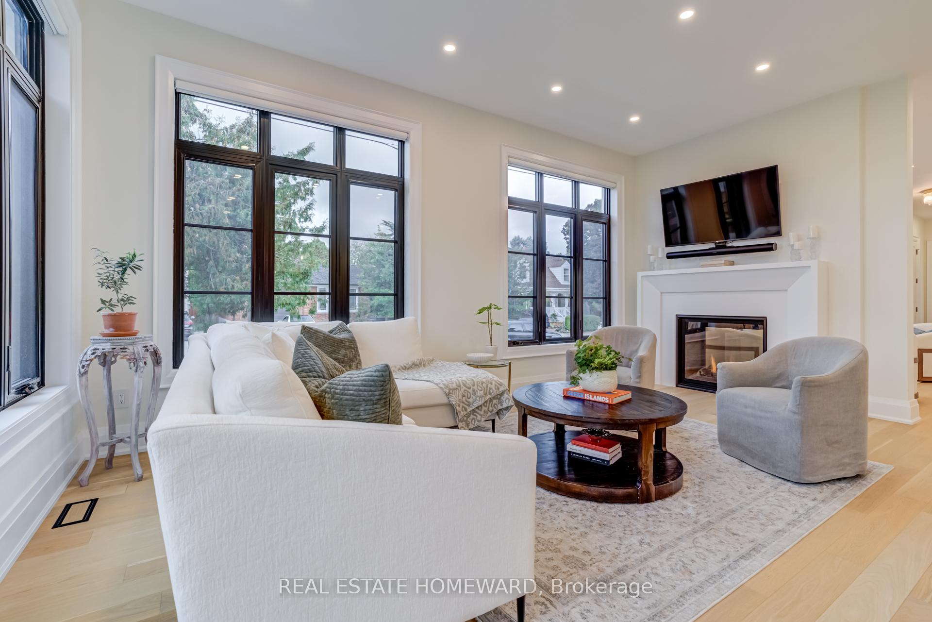 Photo 12 of 5 Taylor Drive, Toronto, East York — HOMEH