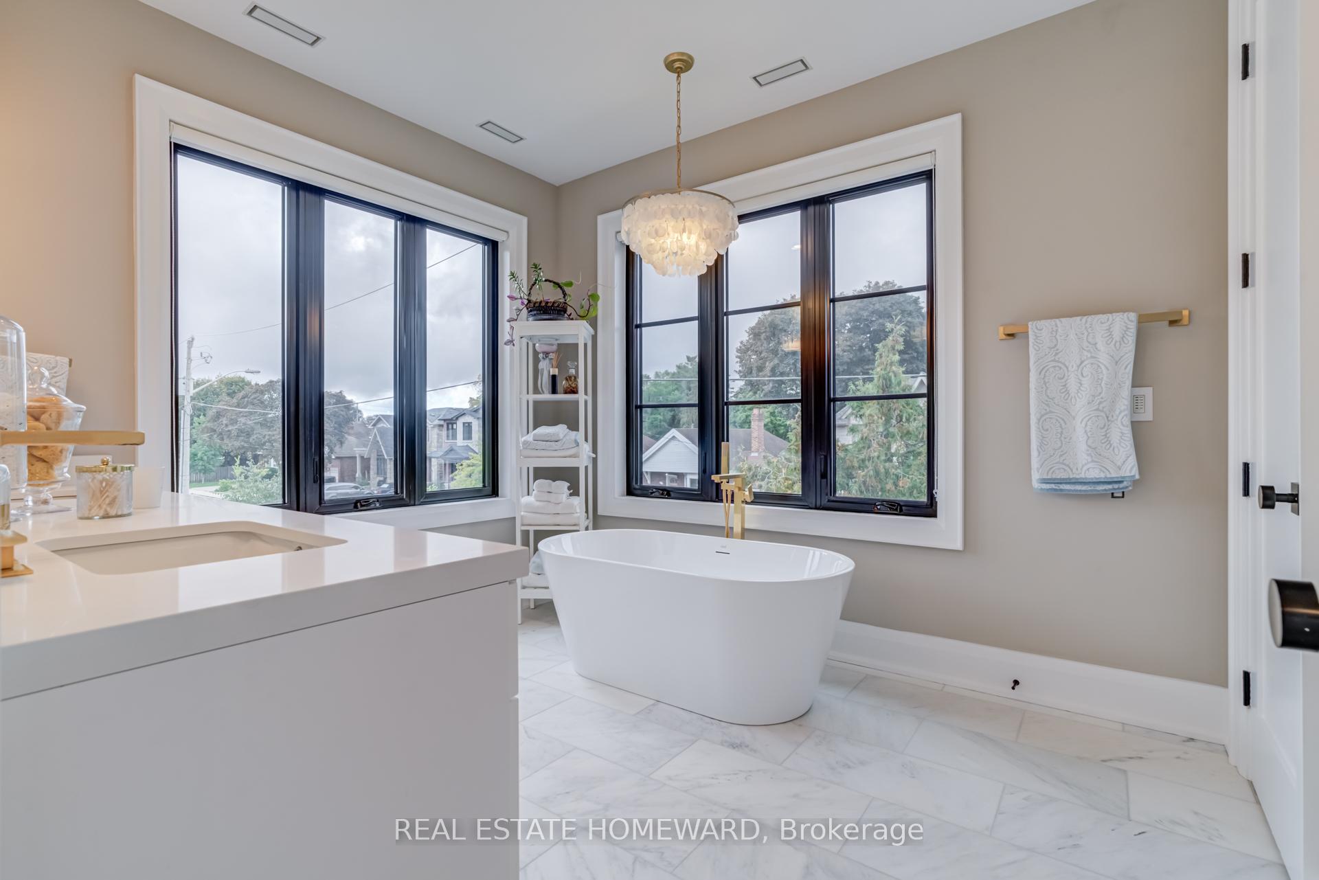 Photo 22 of 5 Taylor Drive, Toronto, East York — HOMEH