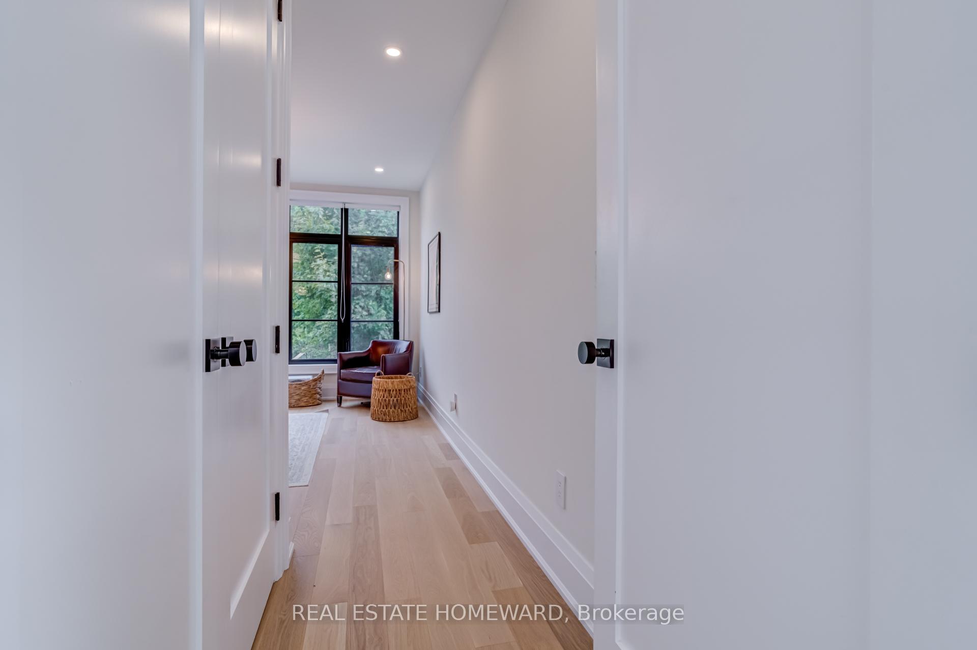 Photo 25 of 5 Taylor Drive, Toronto, East York — HOMEH