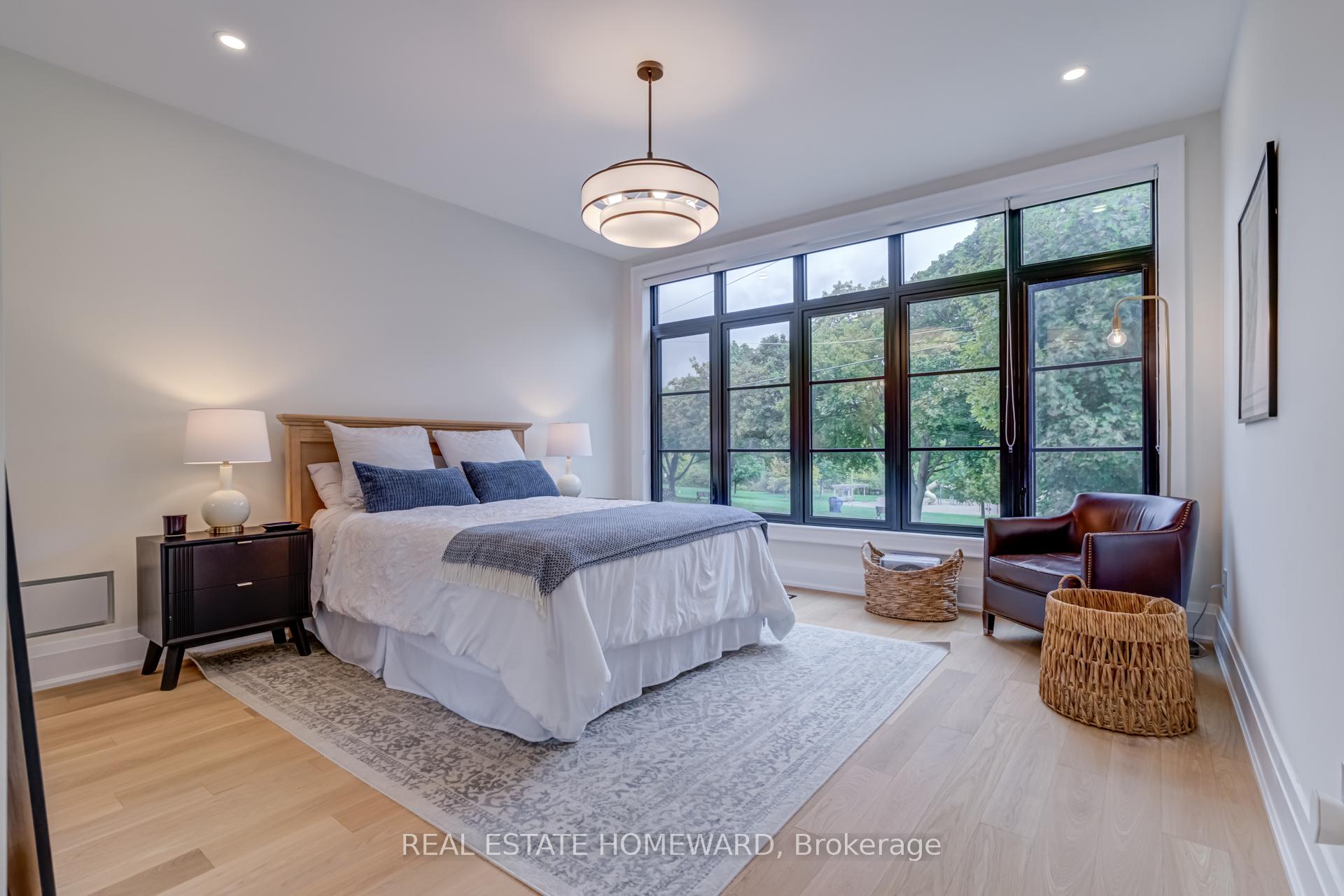 Photo 26 of 5 Taylor Drive, Toronto, East York — HOMEH