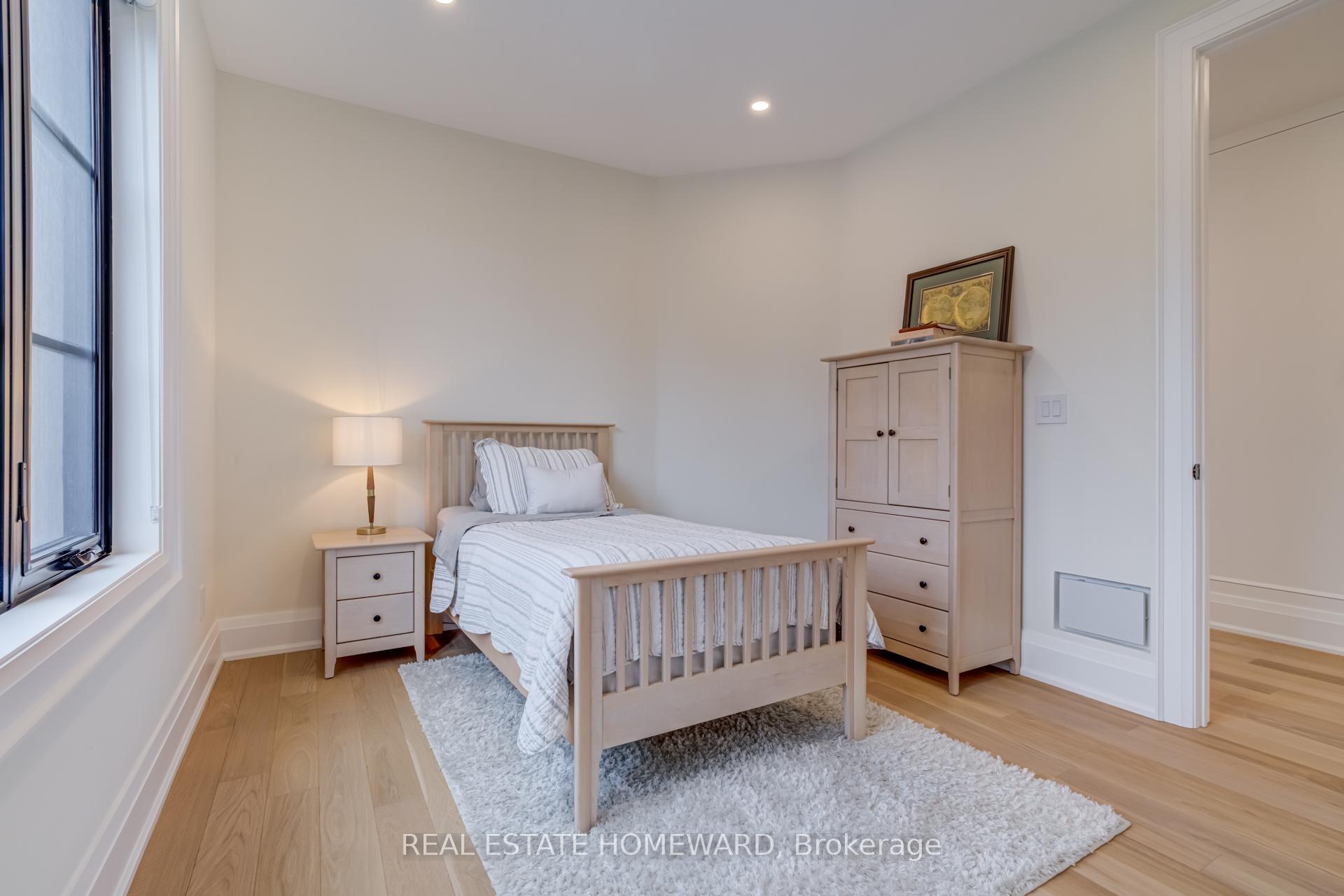 Photo 32 of 5 Taylor Drive, Toronto, East York — HOMEH