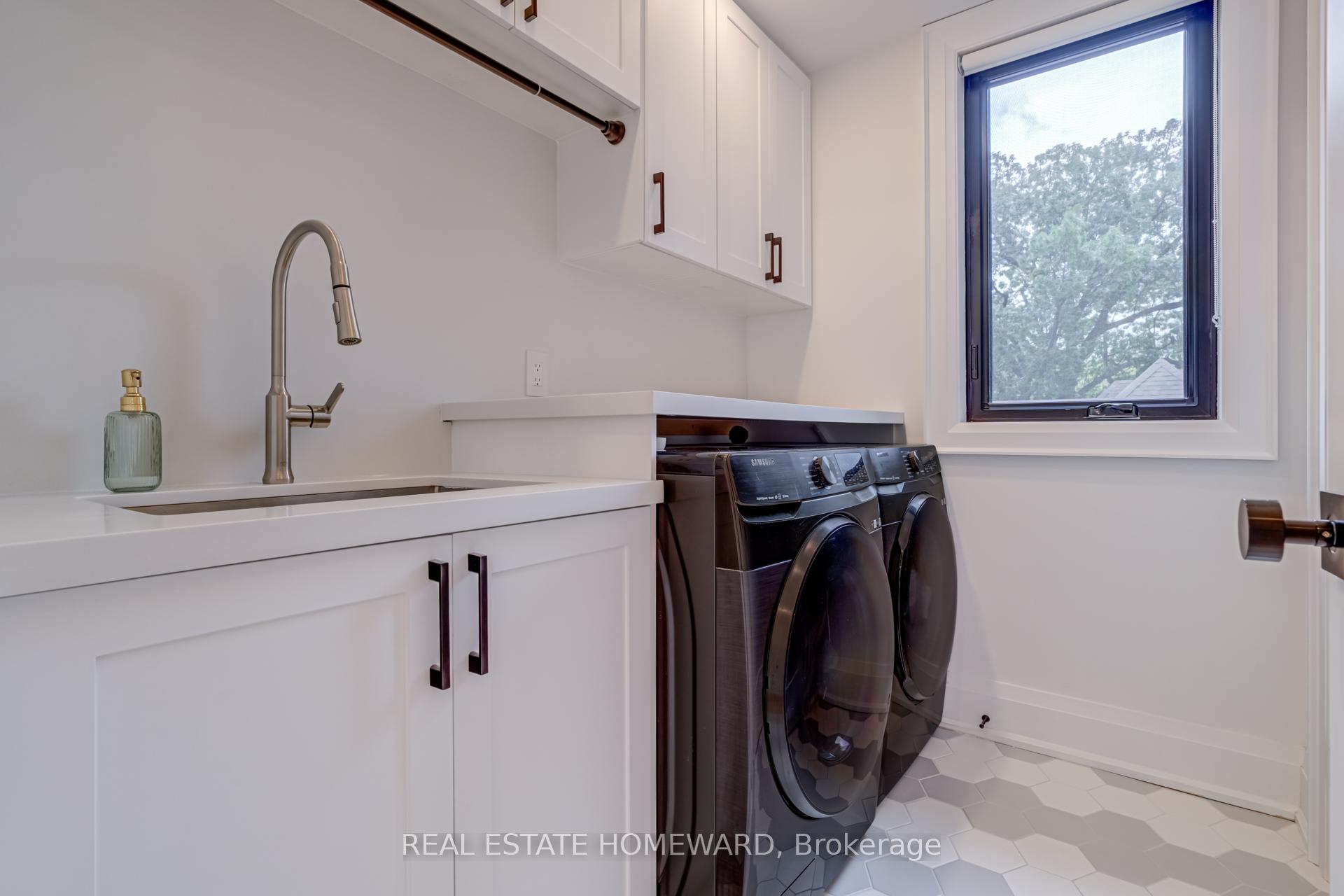 Photo 36 of 5 Taylor Drive, Toronto, East York — HOMEH