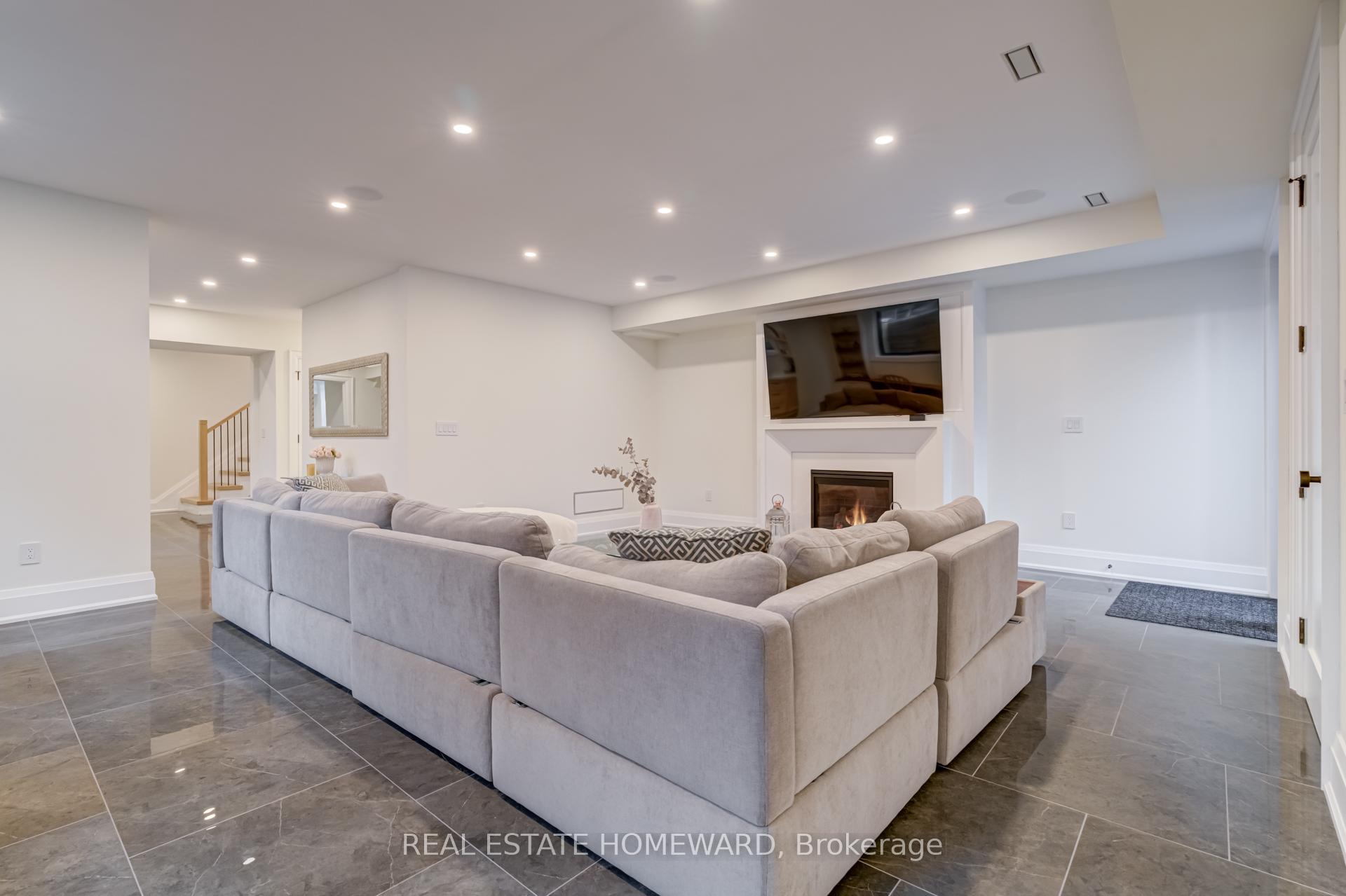 Photo 45 of 5 Taylor Drive, Toronto, East York — HOMEH