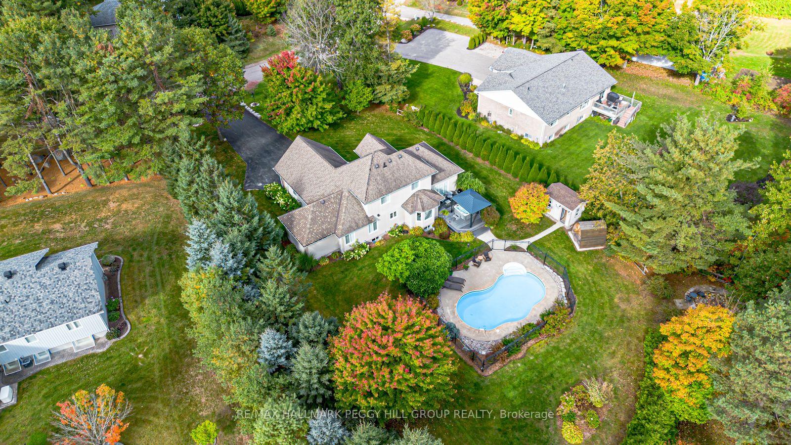 Photo 2 of 127 Goldfinch Crescent, Tiny, Rural Tiny — HOMEH