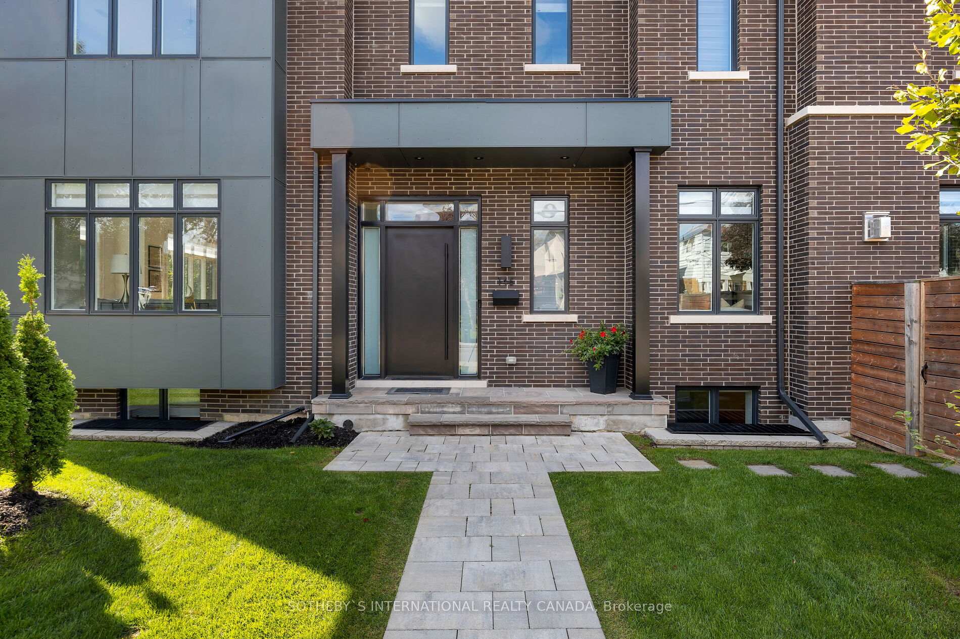 Photo 8 of 146 Divadale Drive, Toronto, Leaside — HOMEH
