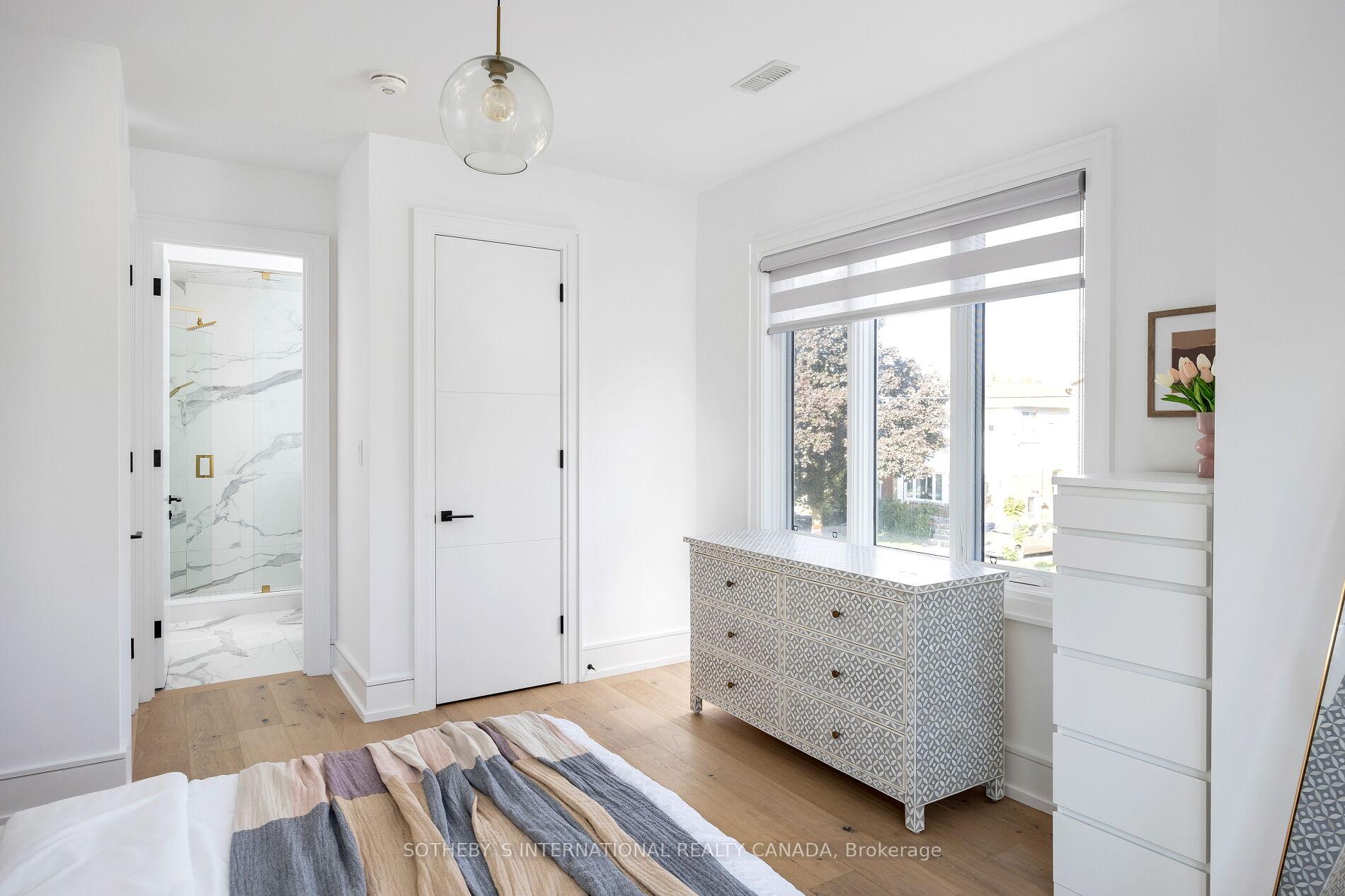 Photo 32 of 146 Divadale Drive, Toronto, Leaside — HOMEH