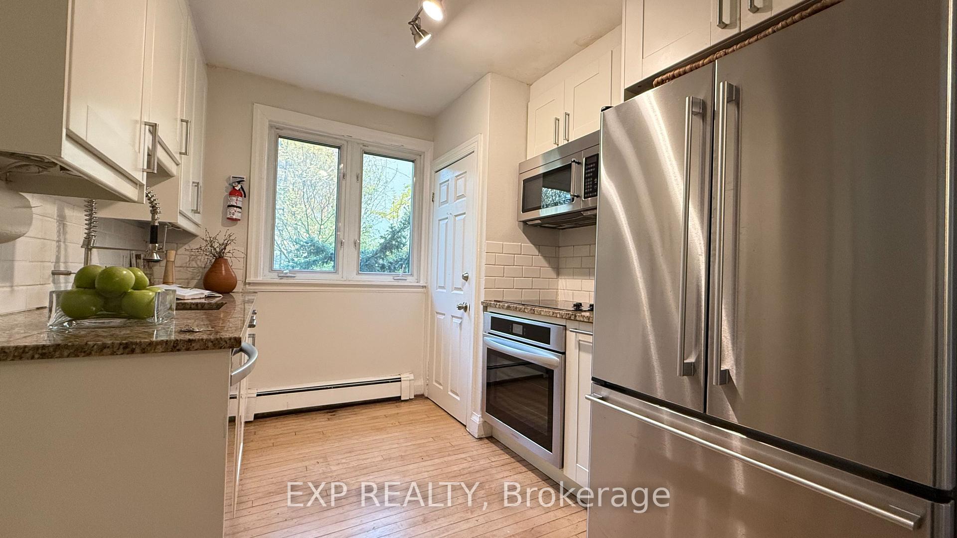 Photo 5 of 215 Sutherland Drive, Toronto, Leaside — HOMEH