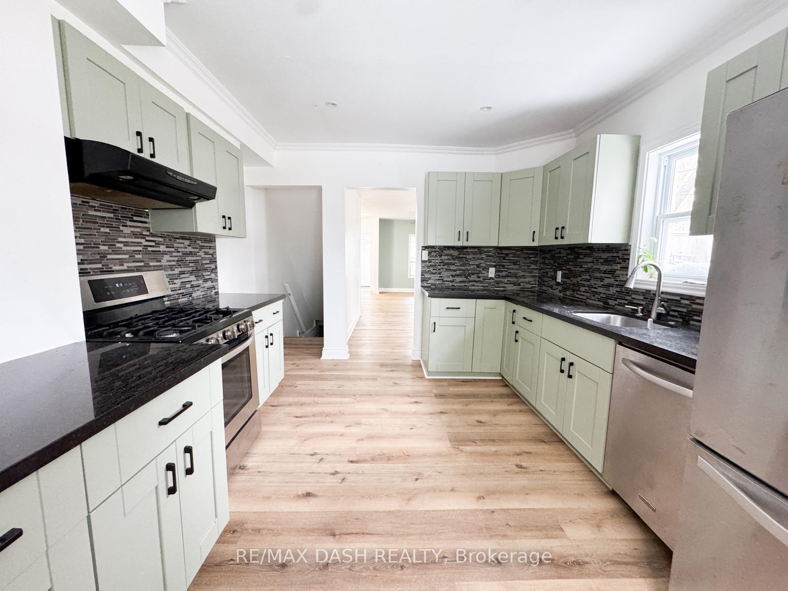 Photo 5 of 39 Woodward Avenue, Toronto, Greenwood-Coxwell — HOMEH