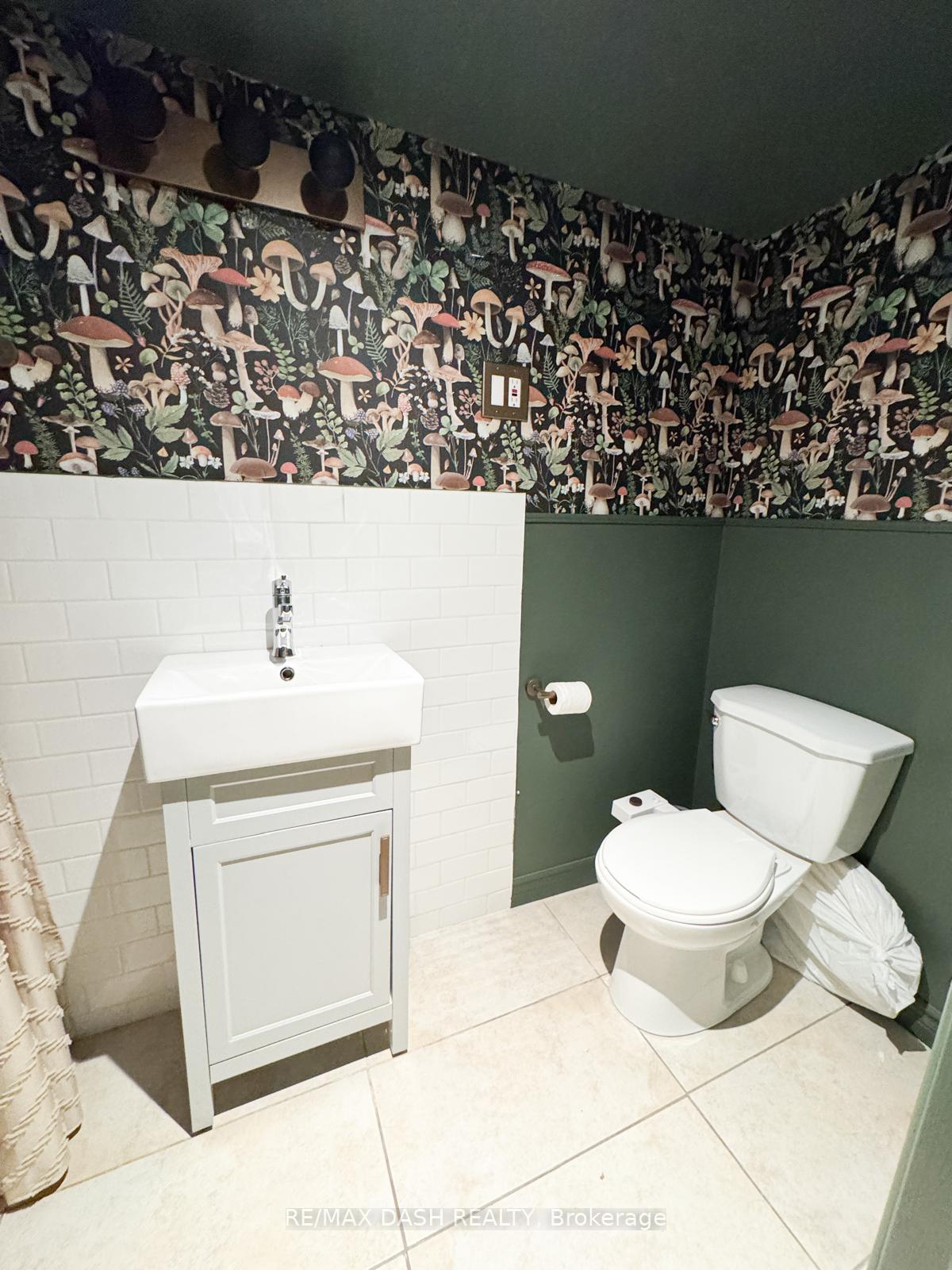 Photo 8 of 39 Woodward Avenue, Toronto, Greenwood-Coxwell — HOMEH