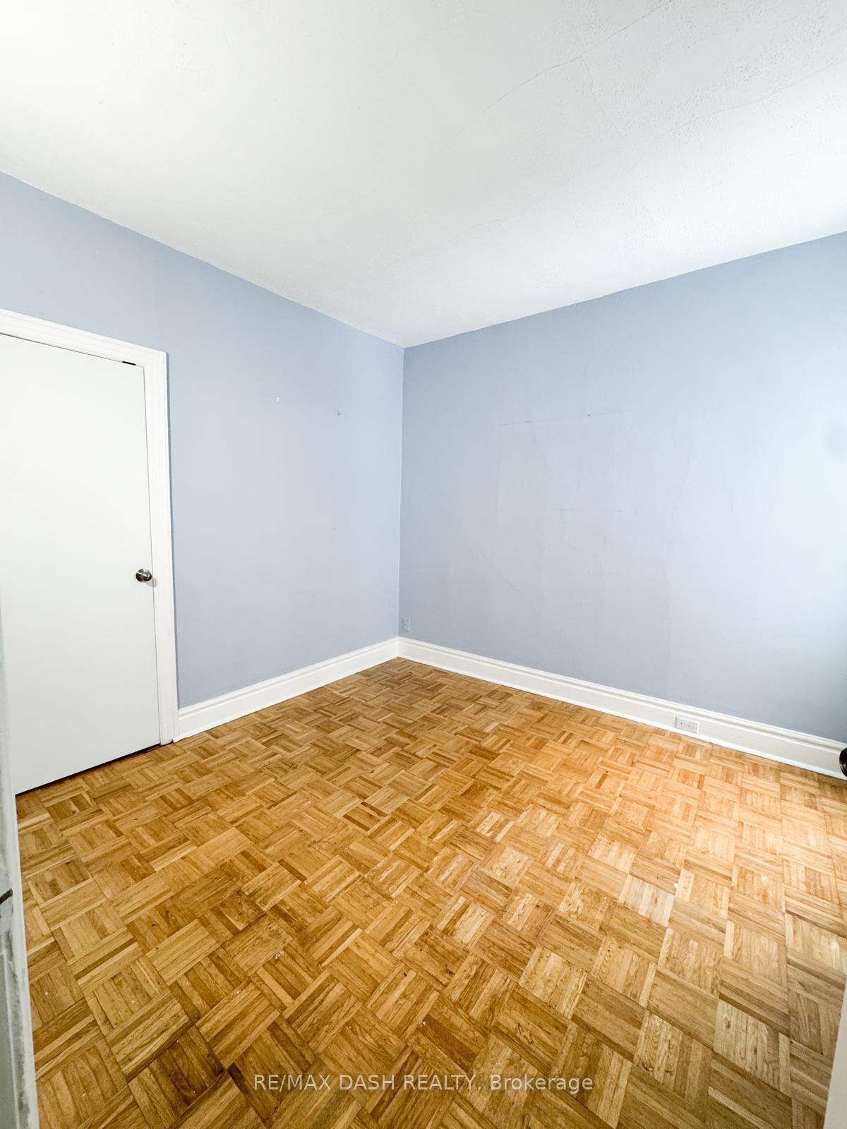 Photo 10 of 39 Woodward Avenue, Toronto, Greenwood-Coxwell — HOMEH
