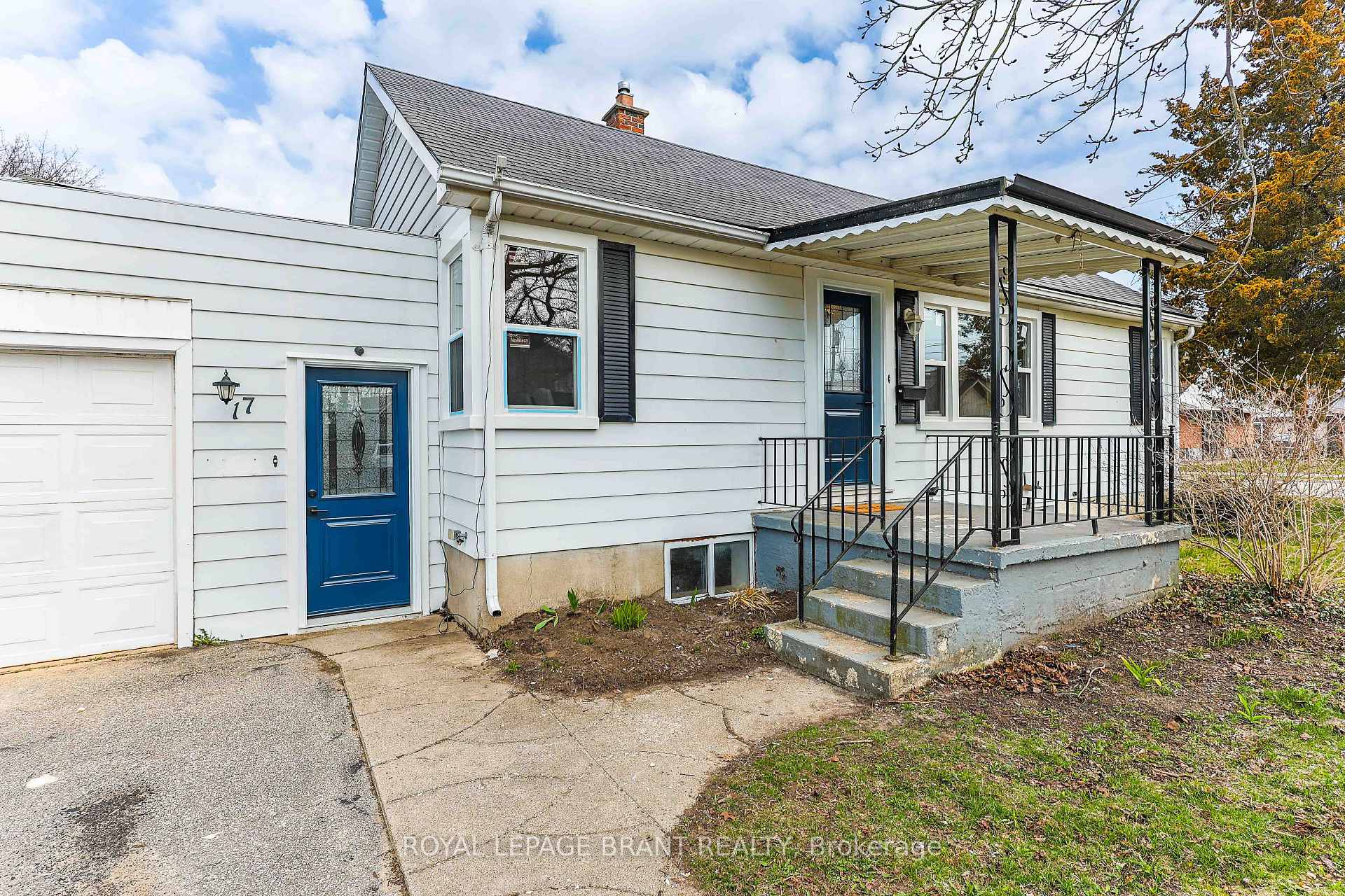 Photo 3 of 17 Hardy Avenue, Tillsonburg — HOMEH