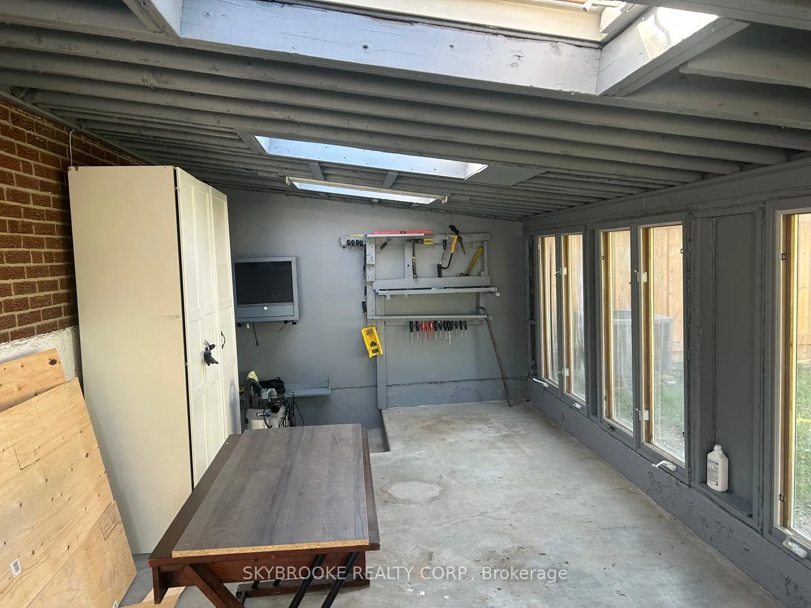 Photo 3 of 22 Button Road, Vaughan, West Woodbridge — HOMEH