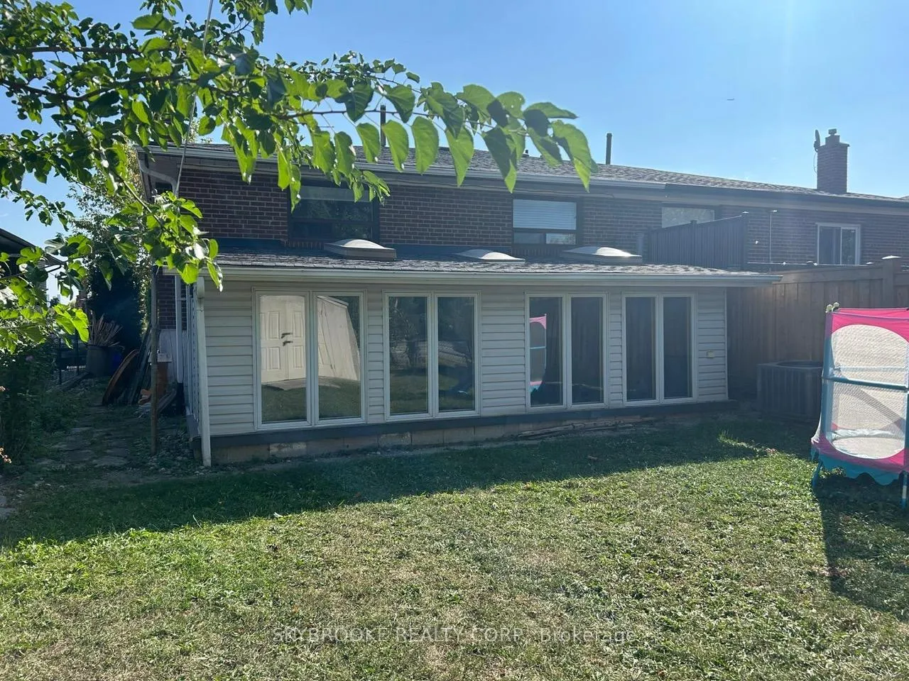 Photo 4 of 22 Button Road, Vaughan, West Woodbridge — HOMEH
