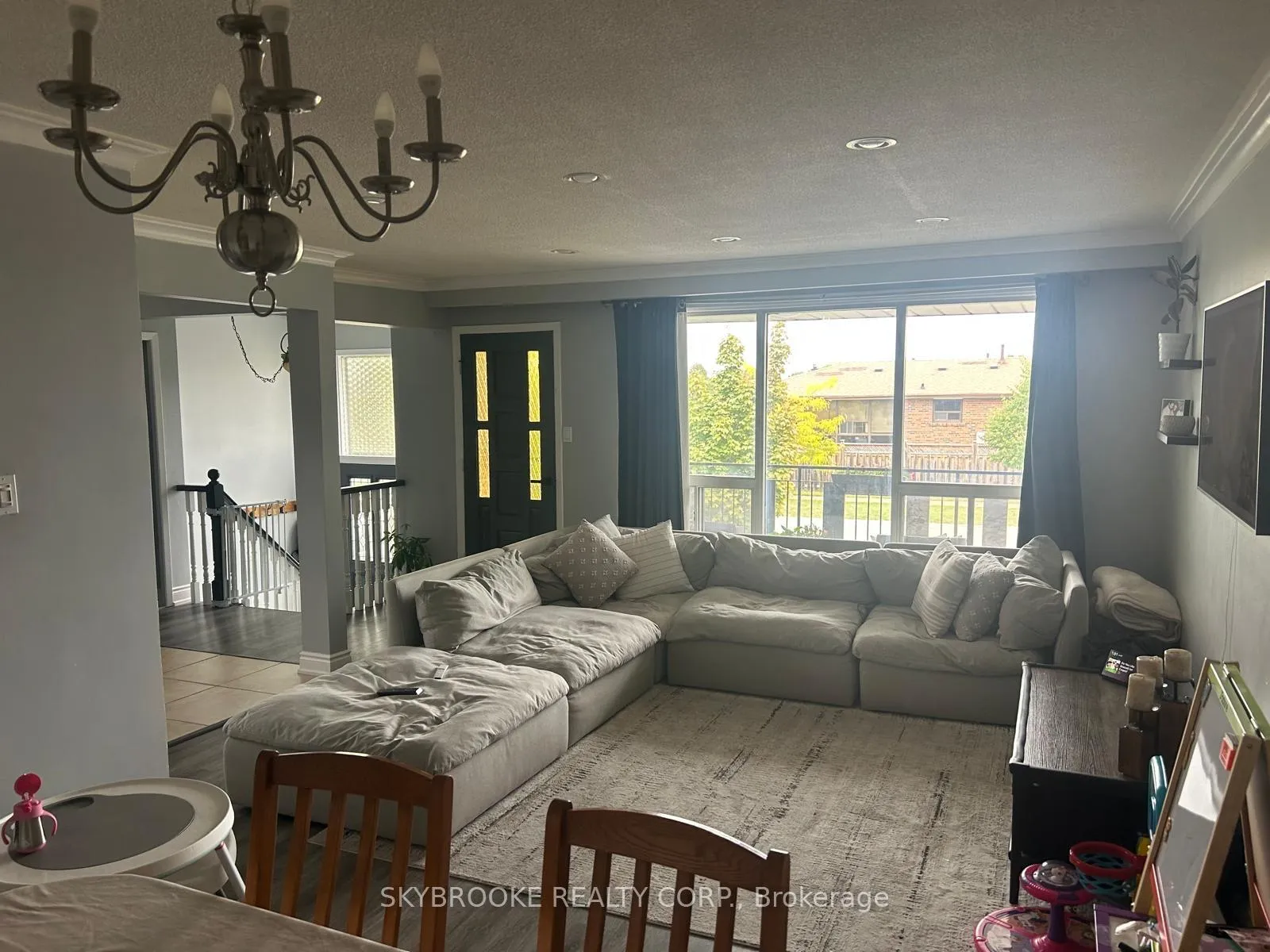 Photo 8 of 22 Button Road, Vaughan, West Woodbridge — HOMEH