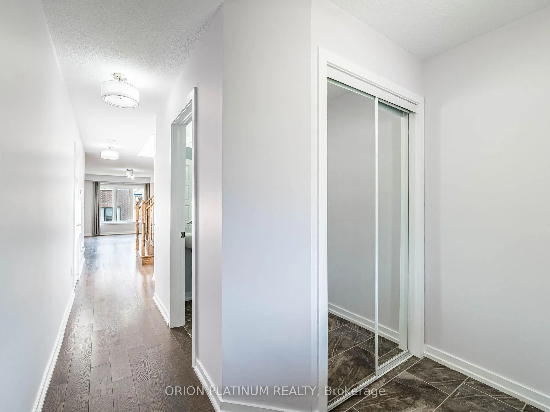 Photo 5 of 12 Bradshaw Drive, Hamilton, Stoney Creek Mountain — HOMEH