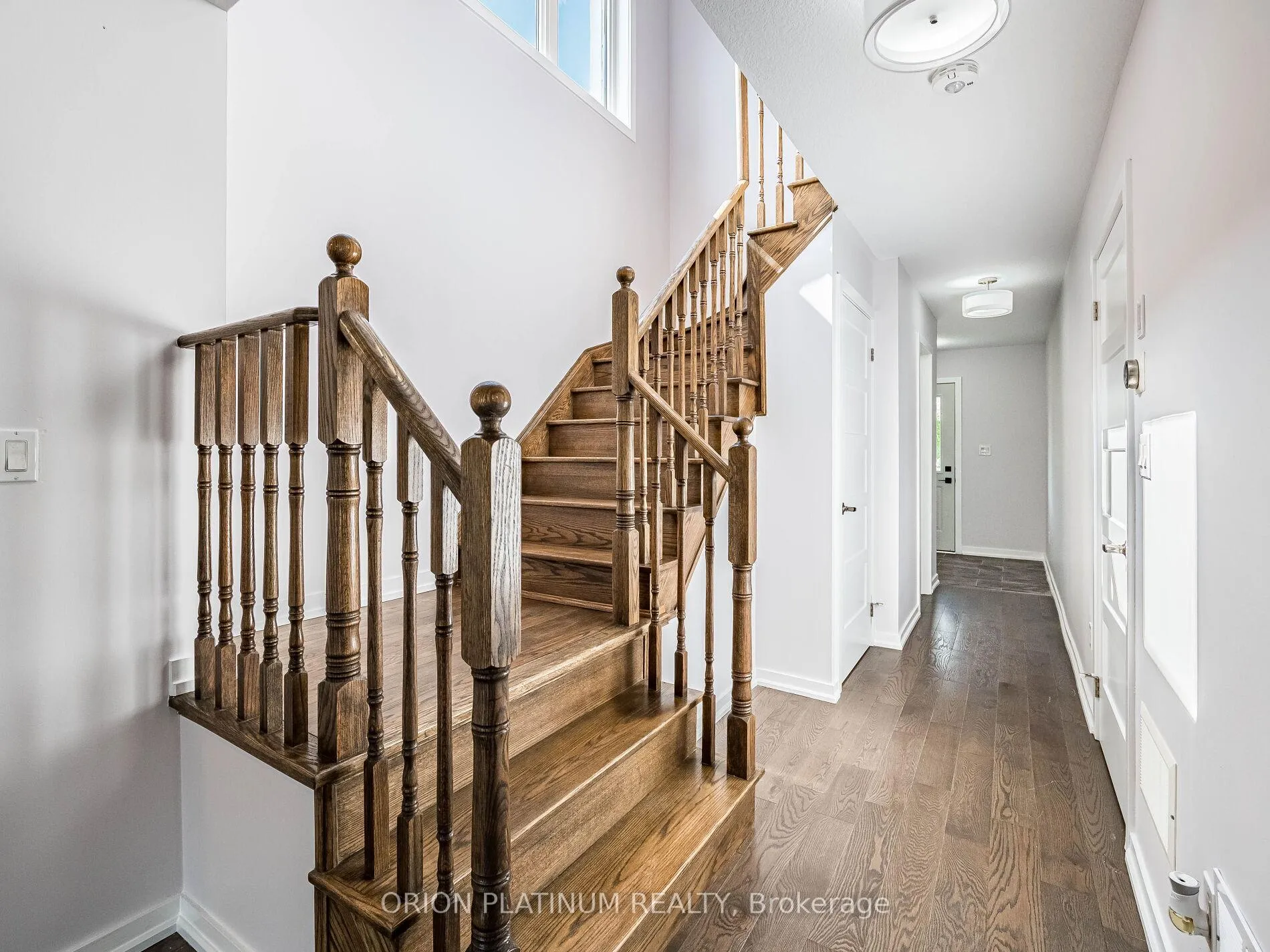 Photo 9 of 12 Bradshaw Drive, Hamilton, Stoney Creek Mountain — HOMEH