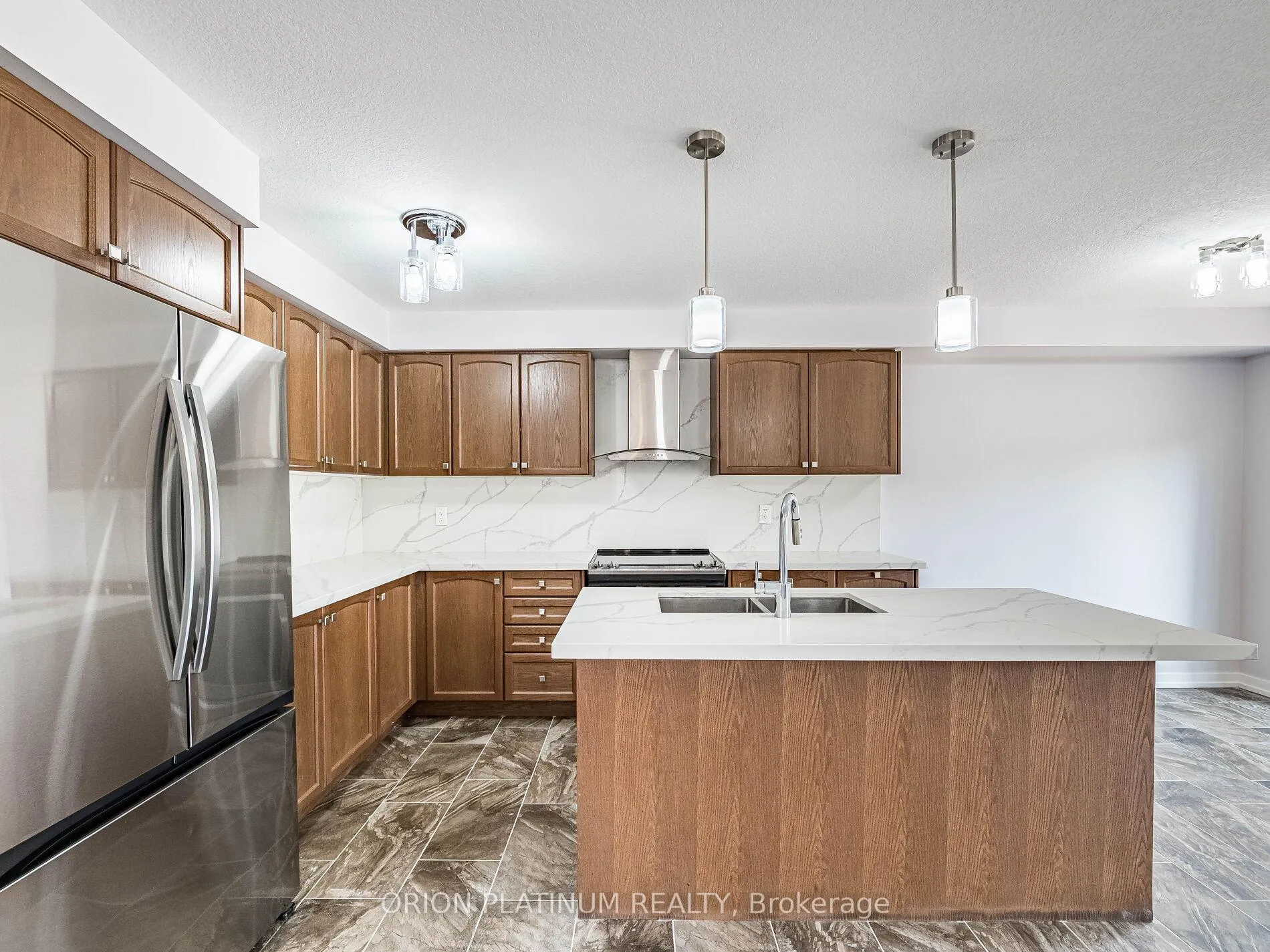 Photo 12 of 12 Bradshaw Drive, Hamilton, Stoney Creek Mountain — HOMEH