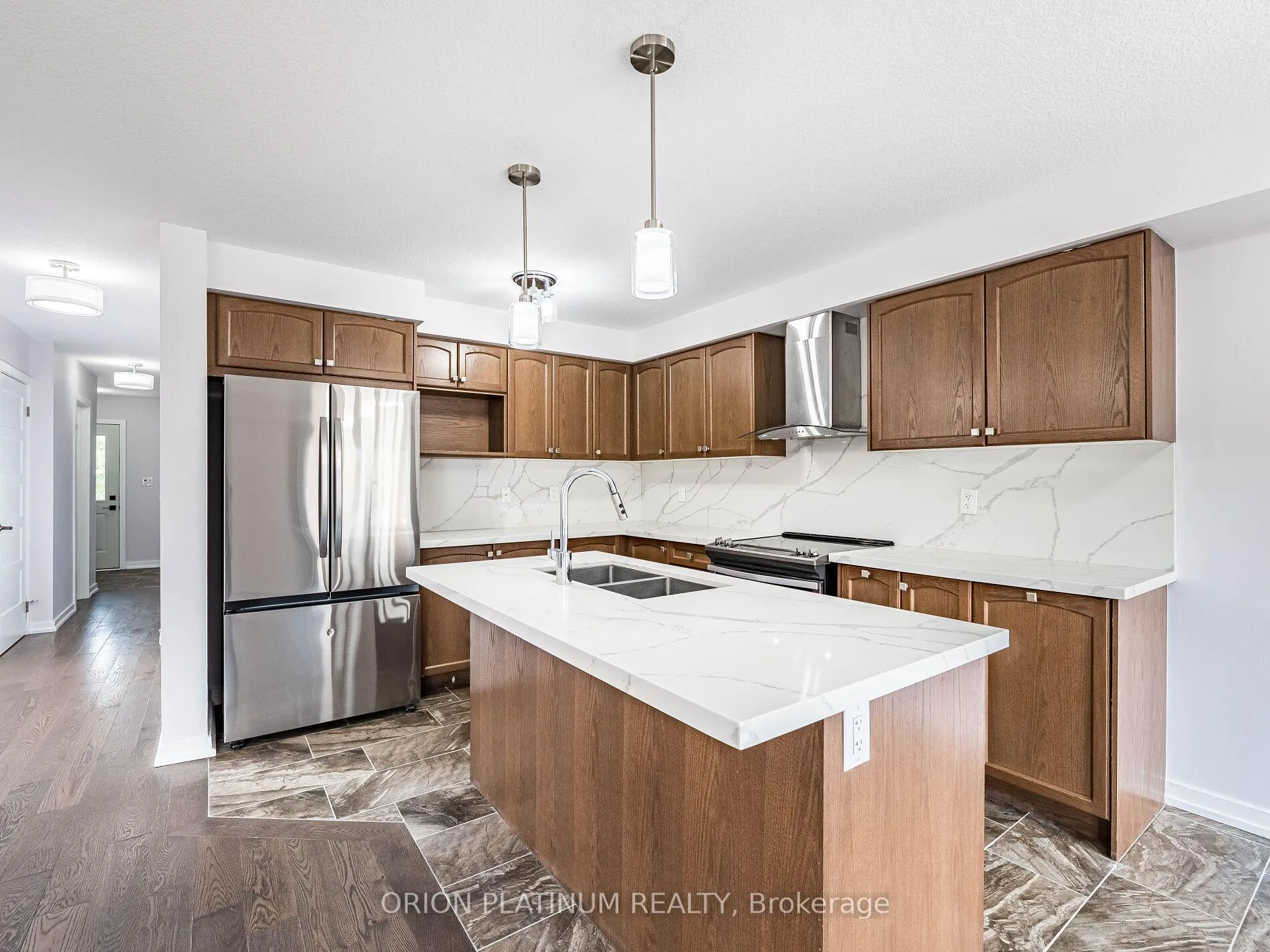 Photo 13 of 12 Bradshaw Drive, Hamilton, Stoney Creek Mountain — HOMEH