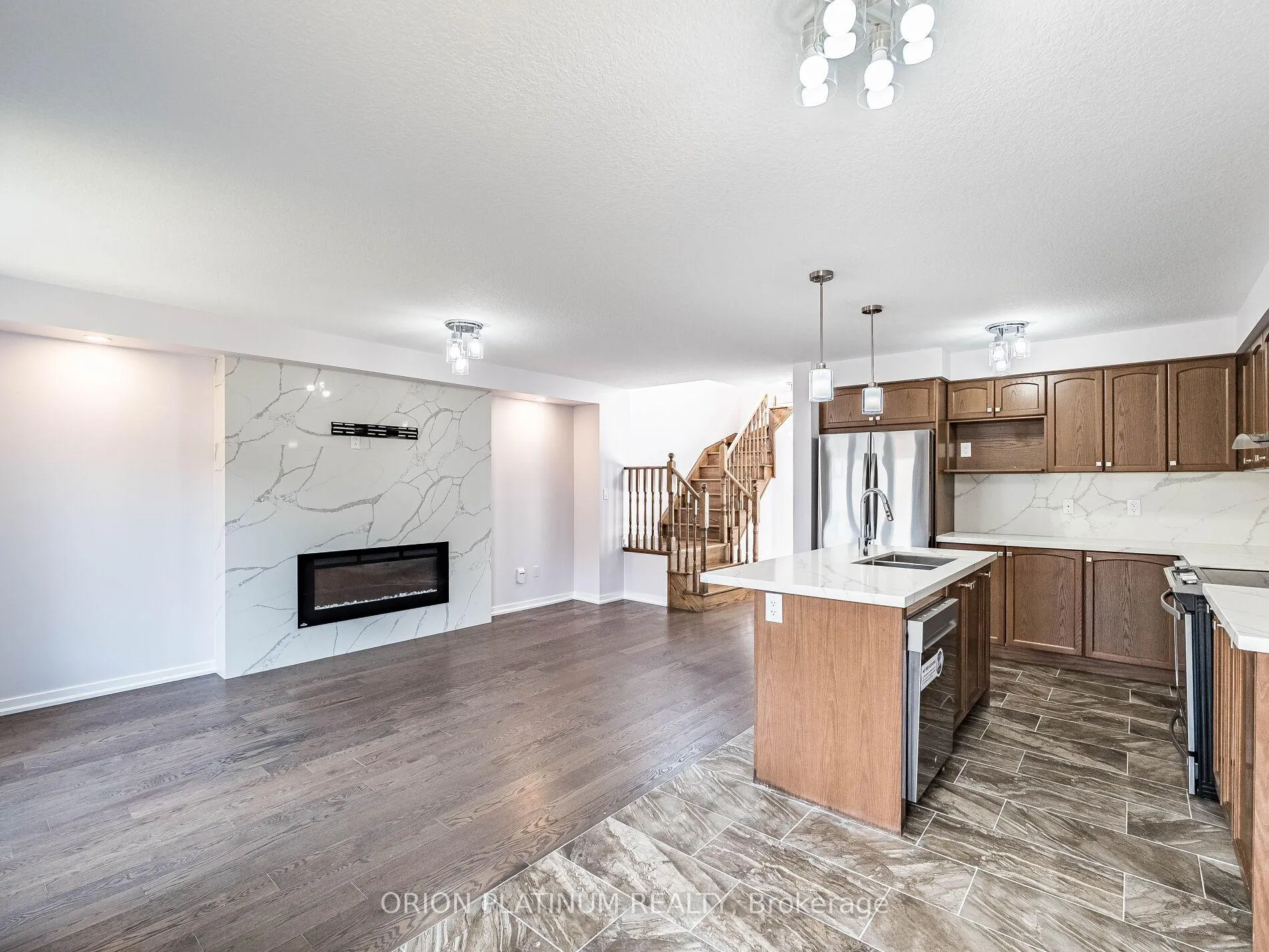 Photo 14 of 12 Bradshaw Drive, Hamilton, Stoney Creek Mountain — HOMEH