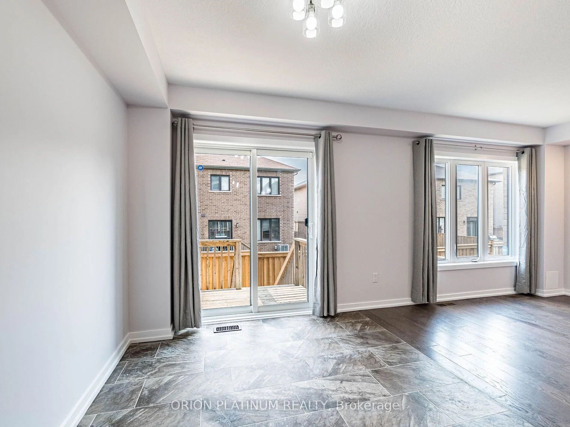 Photo 17 of 12 Bradshaw Drive, Hamilton, Stoney Creek Mountain — HOMEH