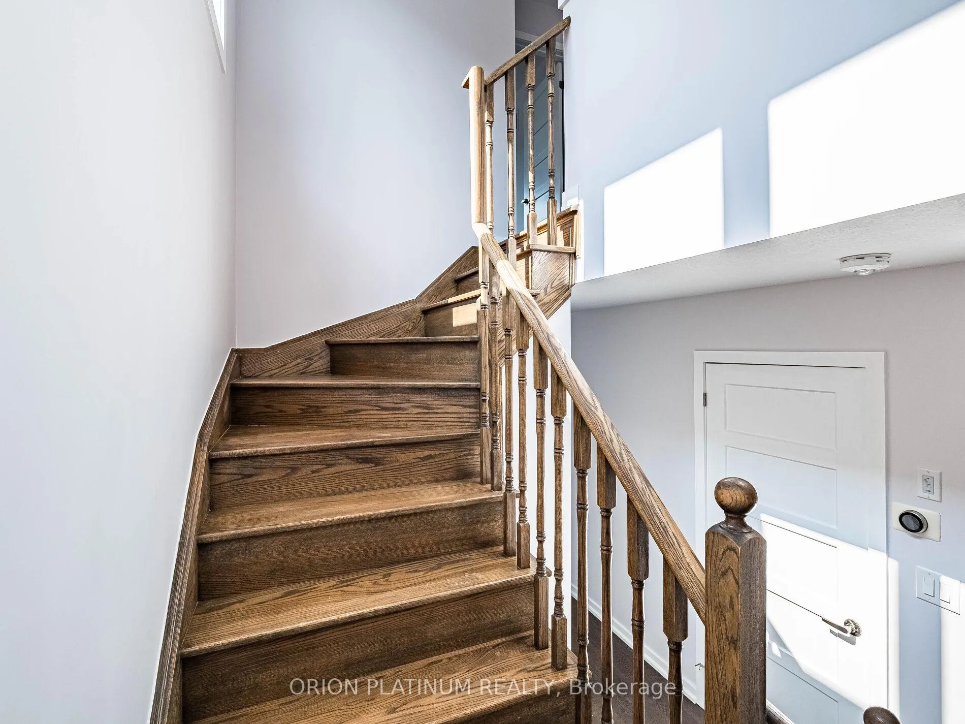 Photo 21 of 12 Bradshaw Drive, Hamilton, Stoney Creek Mountain — HOMEH