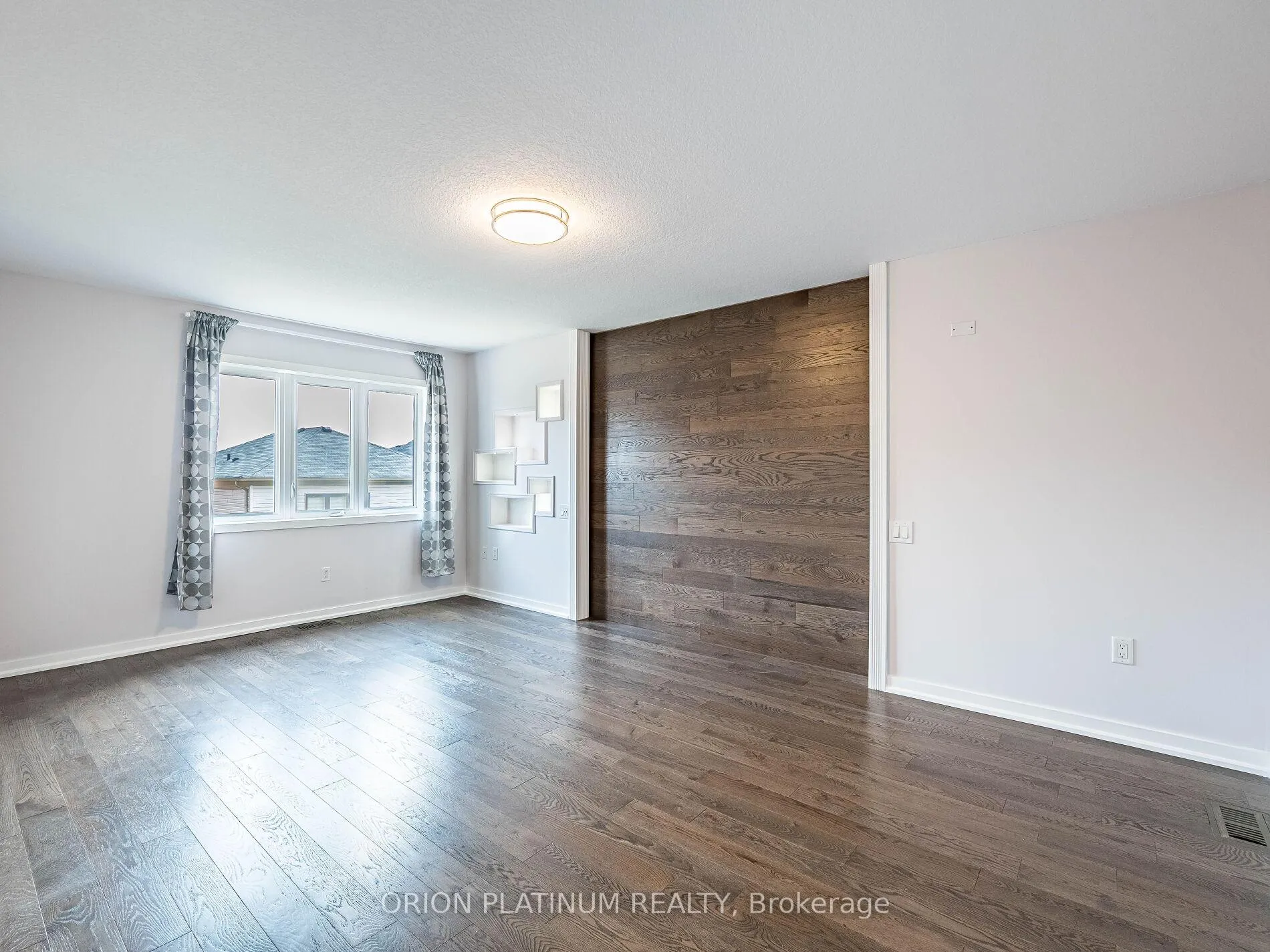 Photo 23 of 12 Bradshaw Drive, Hamilton, Stoney Creek Mountain — HOMEH