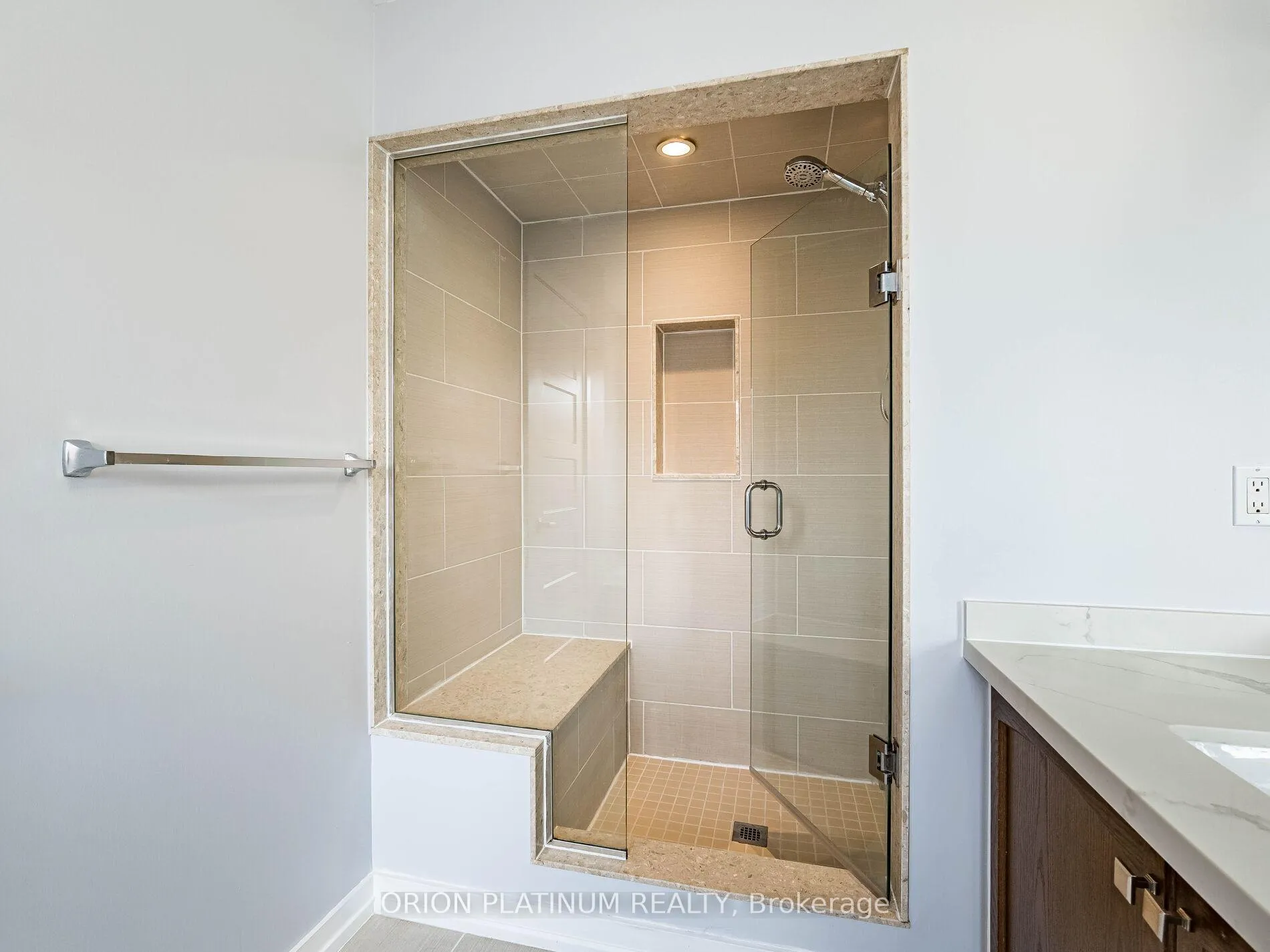 Photo 29 of 12 Bradshaw Drive, Hamilton, Stoney Creek Mountain — HOMEH