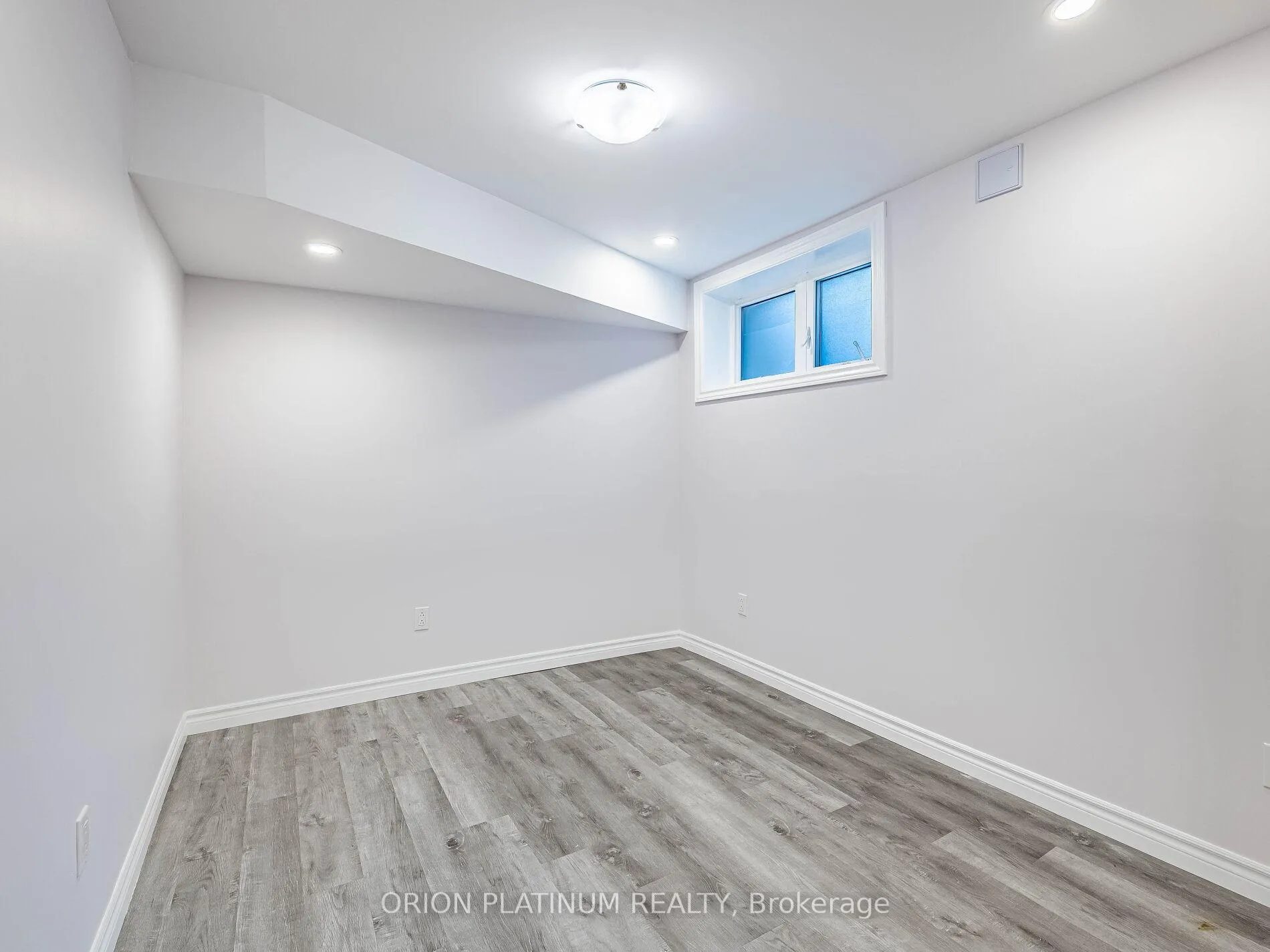 Photo 42 of 12 Bradshaw Drive, Hamilton, Stoney Creek Mountain — HOMEH