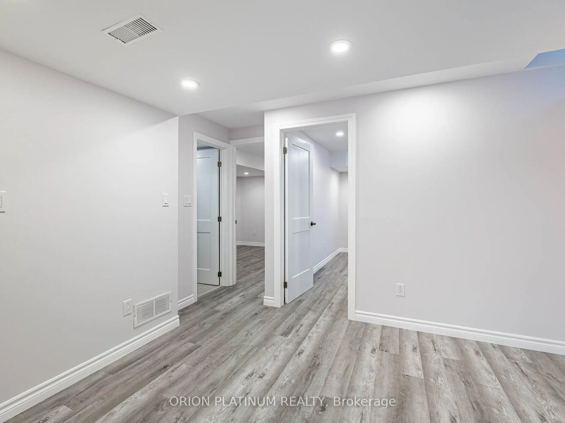 Photo 43 of 12 Bradshaw Drive, Hamilton, Stoney Creek Mountain — HOMEH