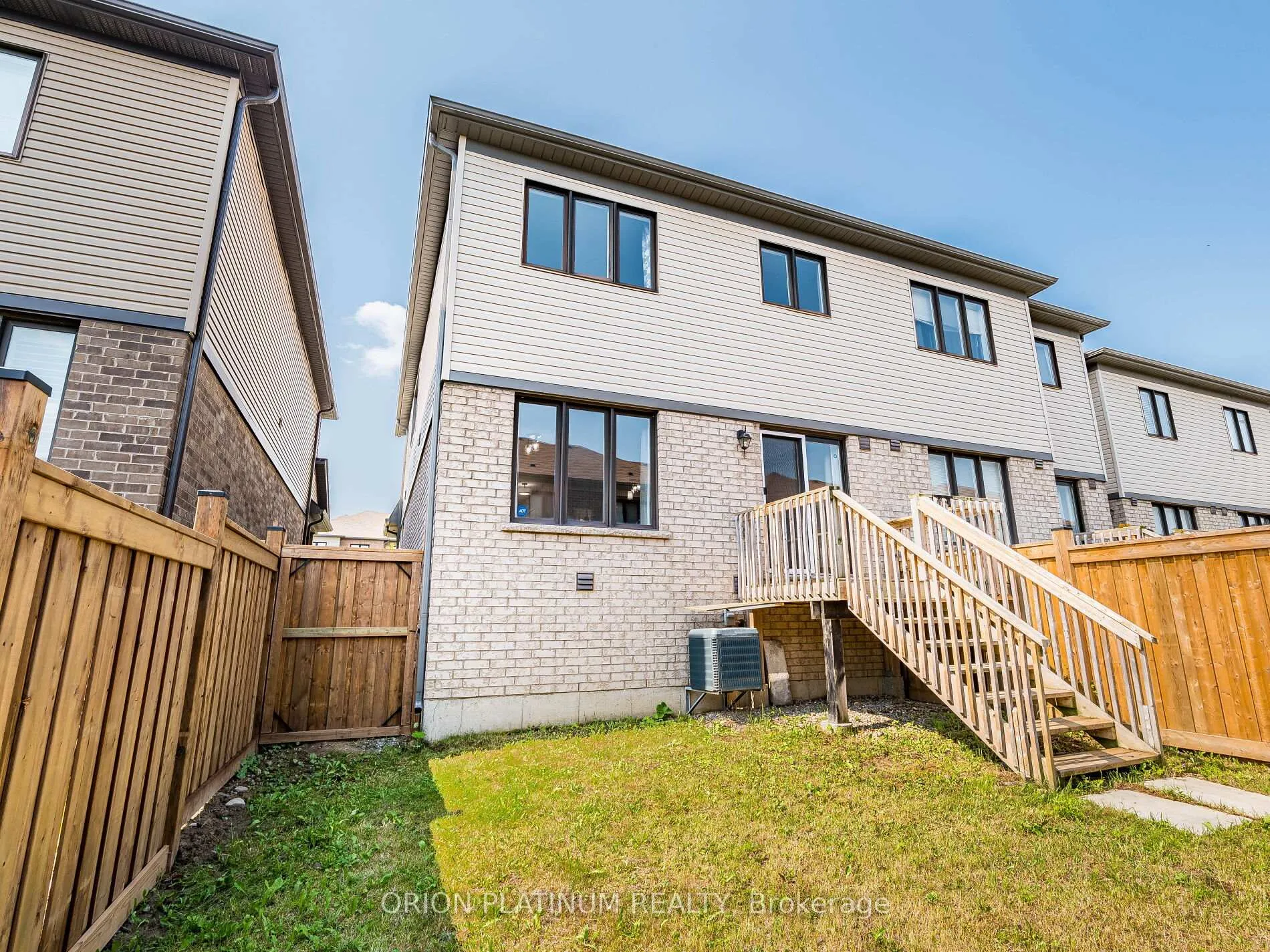 Photo 48 of 12 Bradshaw Drive, Hamilton, Stoney Creek Mountain — HOMEH