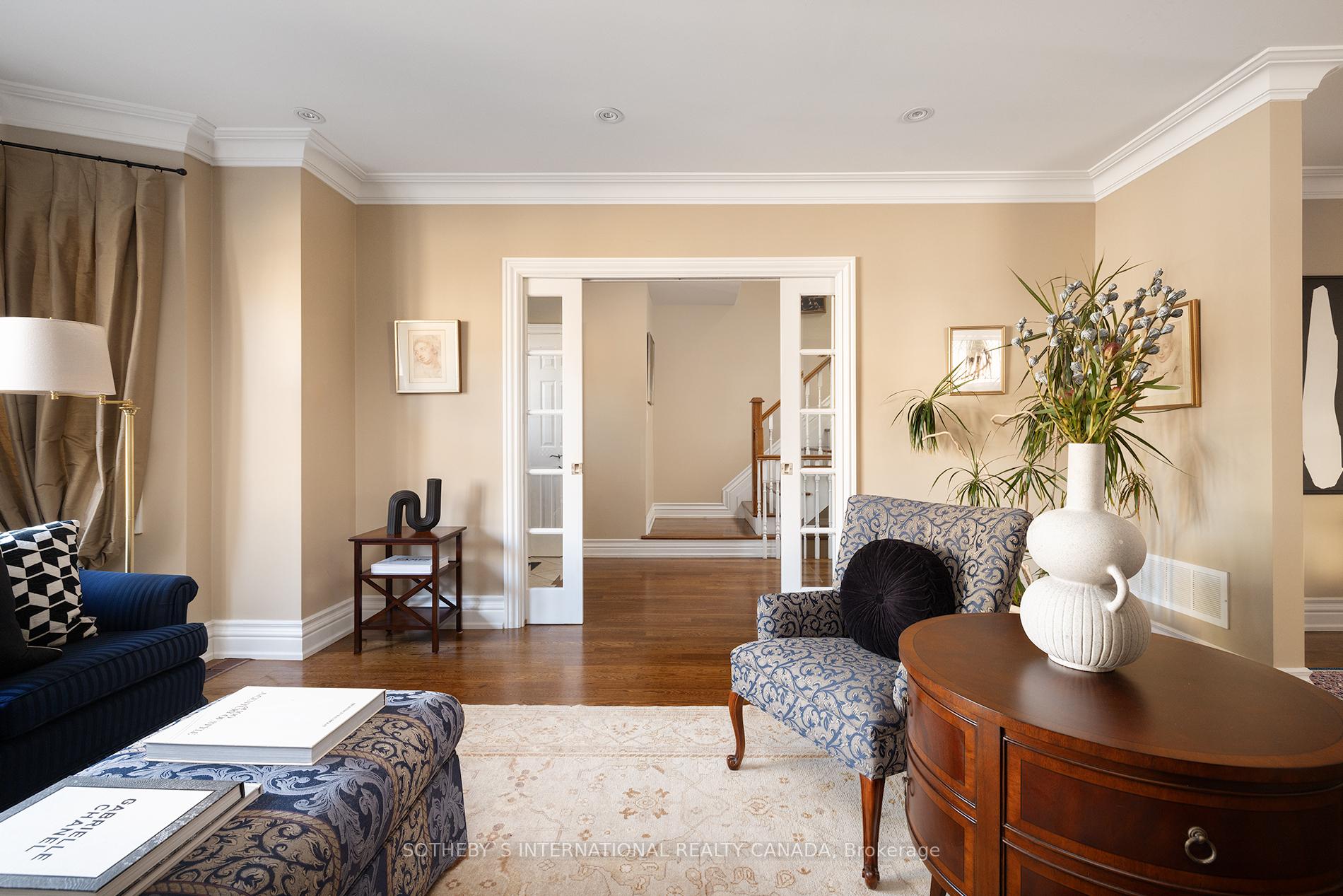 Photo 4 of 35 Sharron Drive, Toronto, Leaside — HOMEH