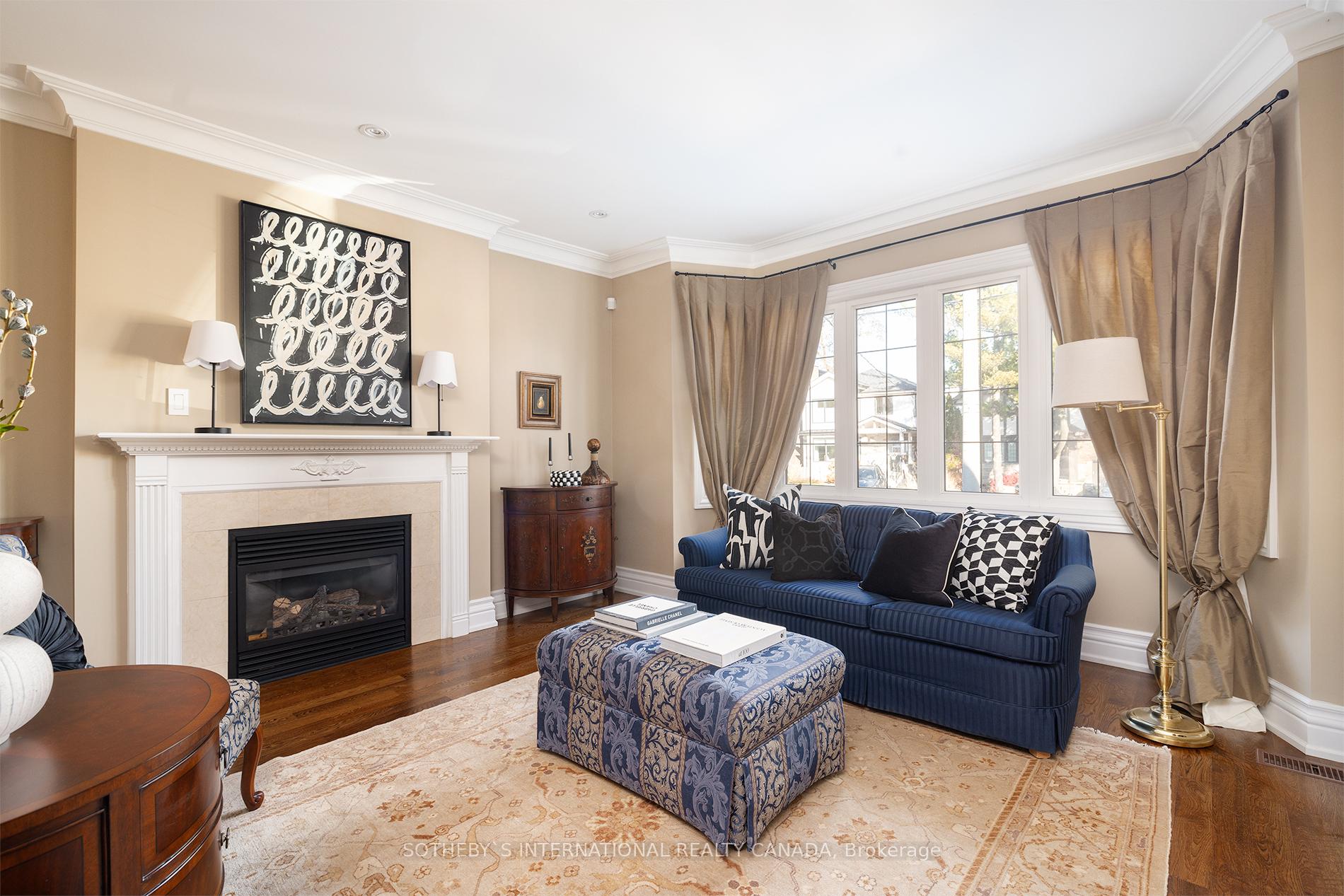 Photo 5 of 35 Sharron Drive, Toronto, Leaside — HOMEH
