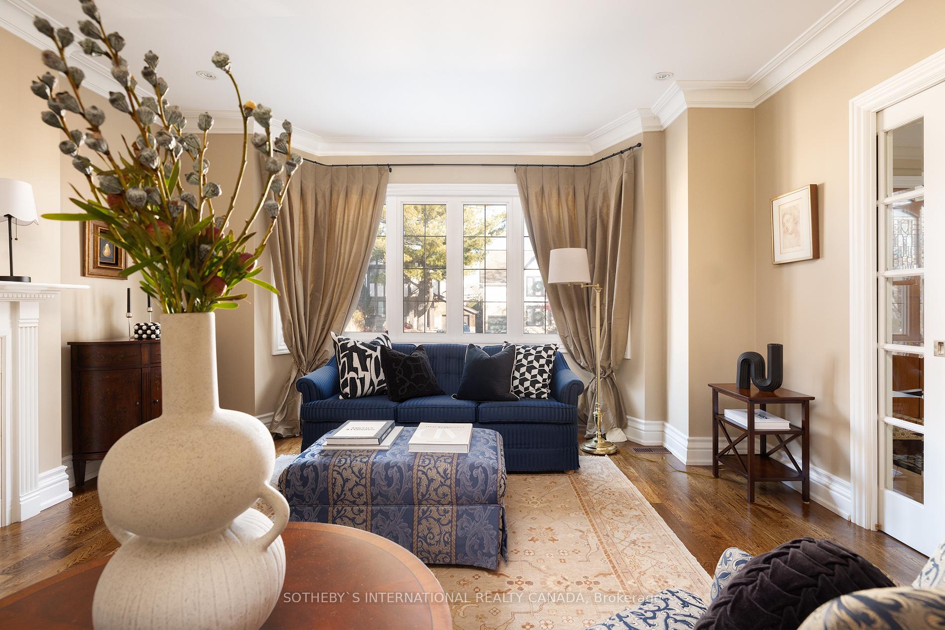 Photo 9 of 35 Sharron Drive, Toronto, Leaside — HOMEH