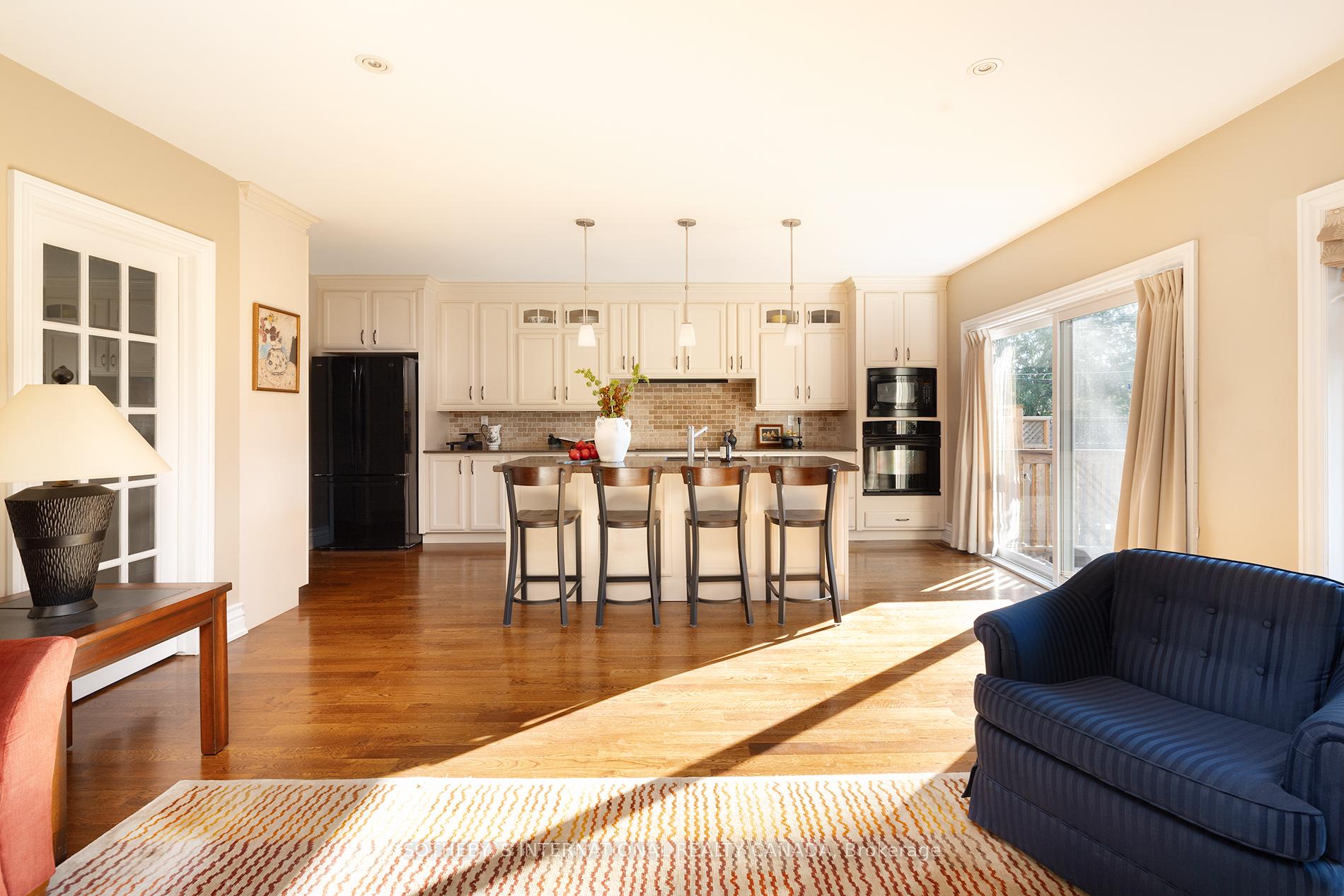 Photo 8 of 35 Sharron Drive, Toronto, Leaside — HOMEH