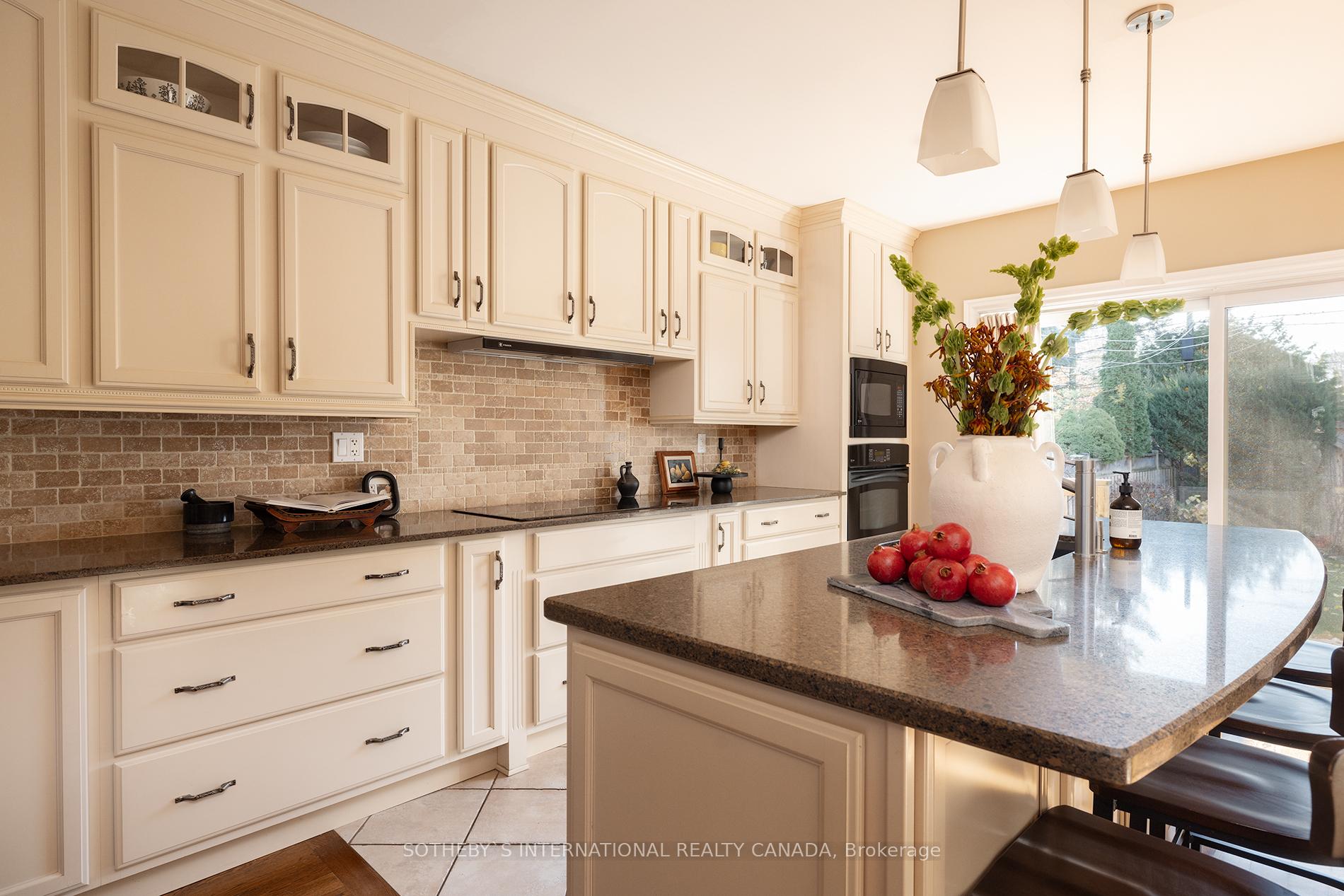 Photo 14 of 35 Sharron Drive, Toronto, Leaside — HOMEH