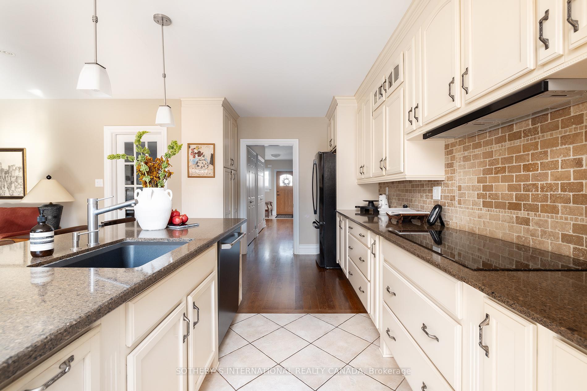 Photo 18 of 35 Sharron Drive, Toronto, Leaside — HOMEH